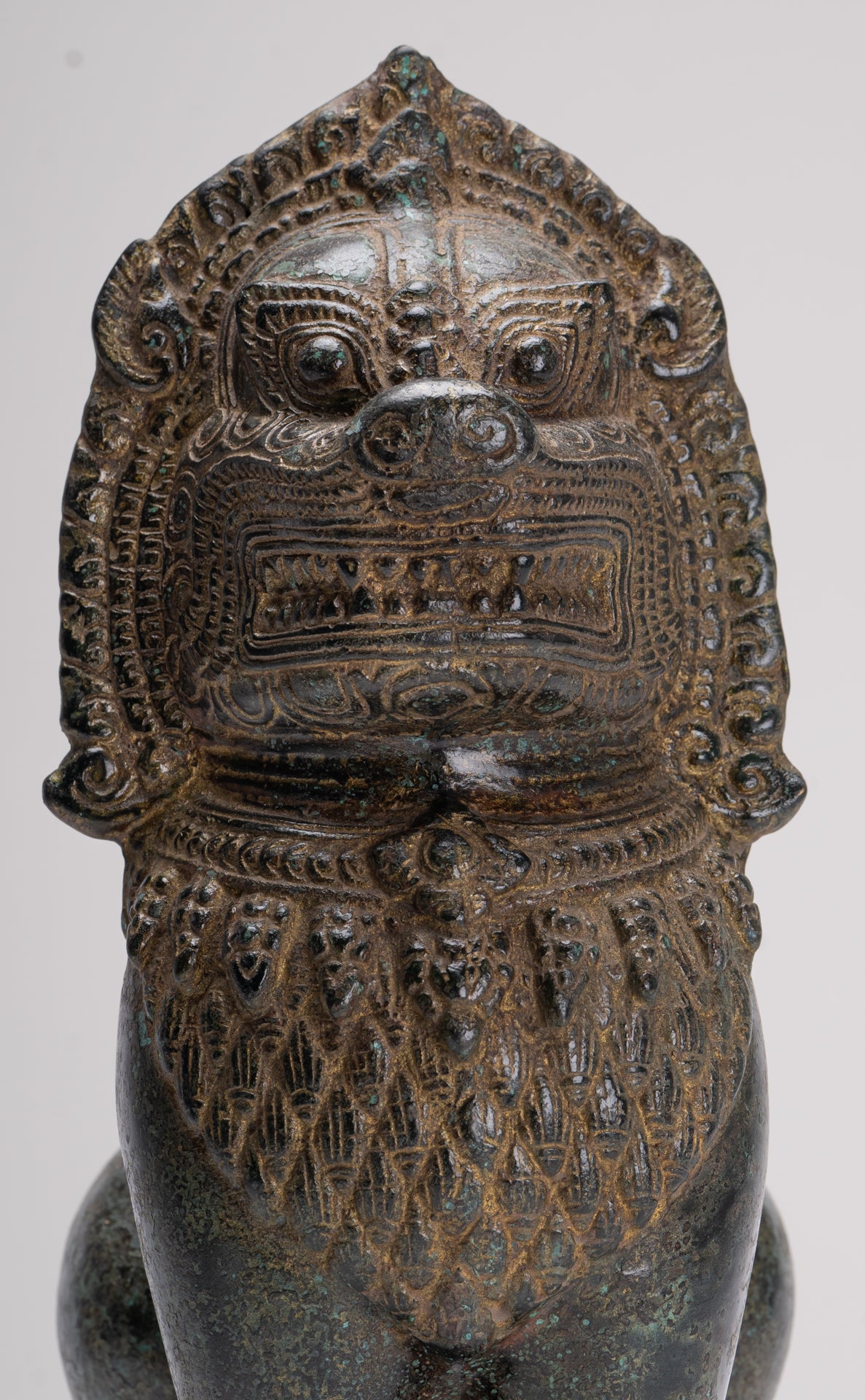 Tempellöwe – Stehender Tempelwächter oder Löwe aus Bronze im antiken Khmer-Stil – 28 cm