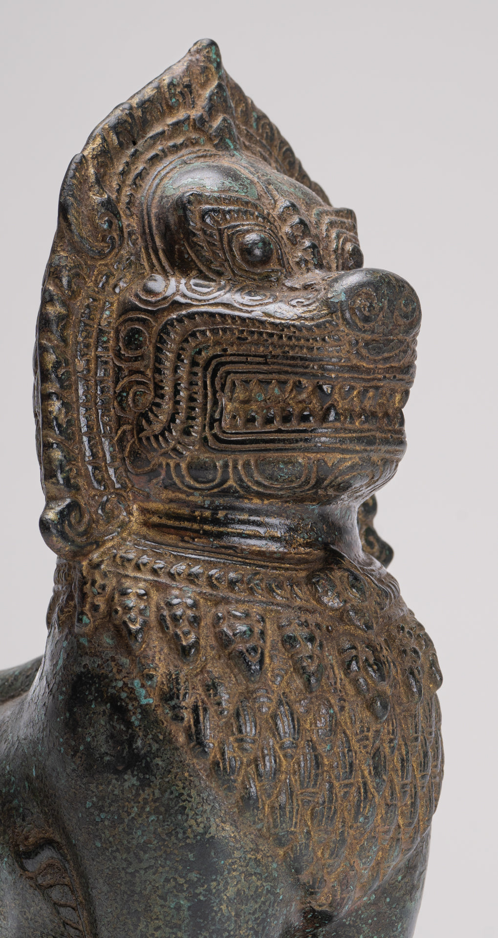 Tempellöwe – Stehender Tempelwächter oder Löwe aus Bronze im antiken Khmer-Stil – 28 cm