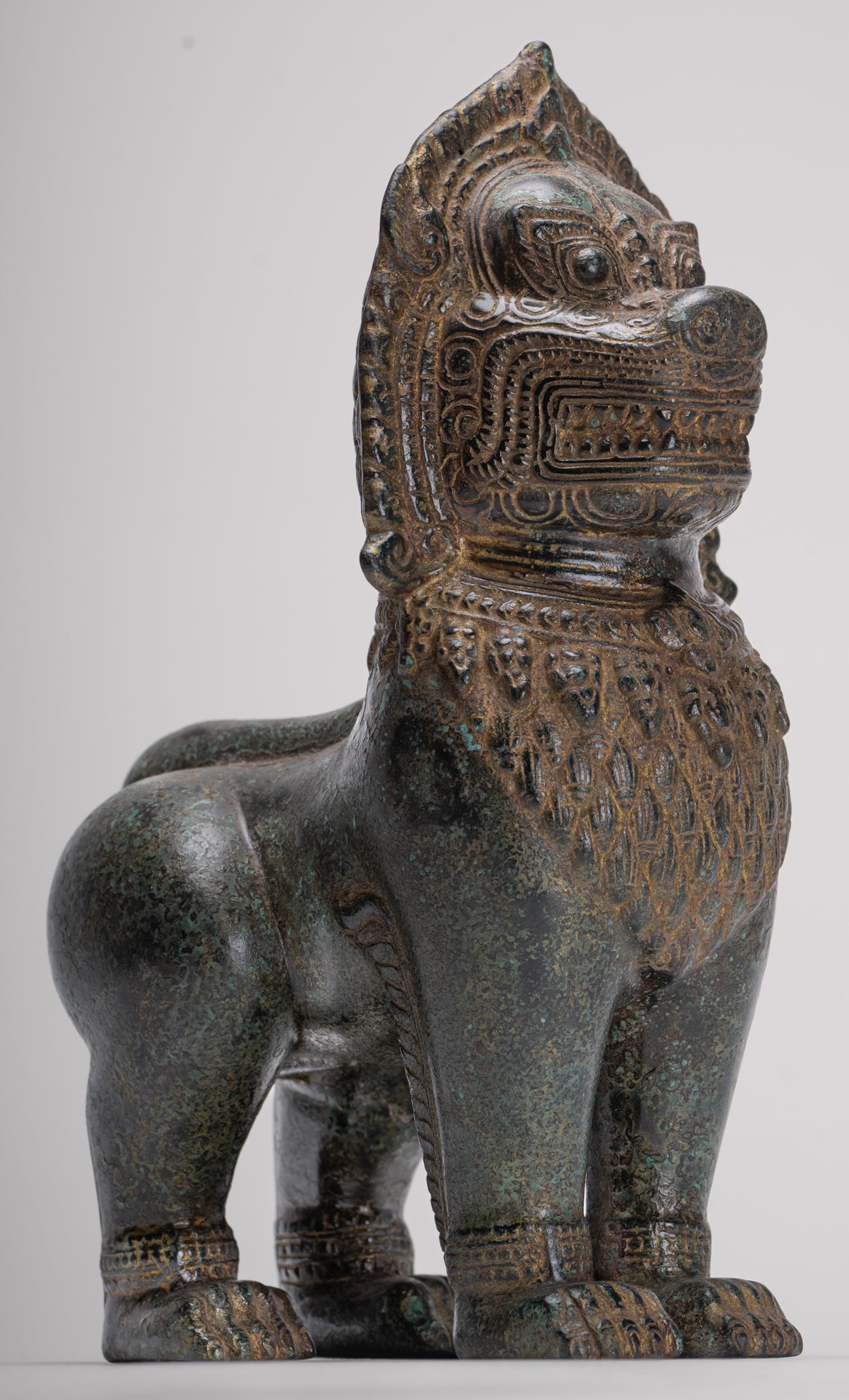 Tempellöwe – Stehender Tempelwächter oder Löwe aus Bronze im antiken Khmer-Stil – 28 cm