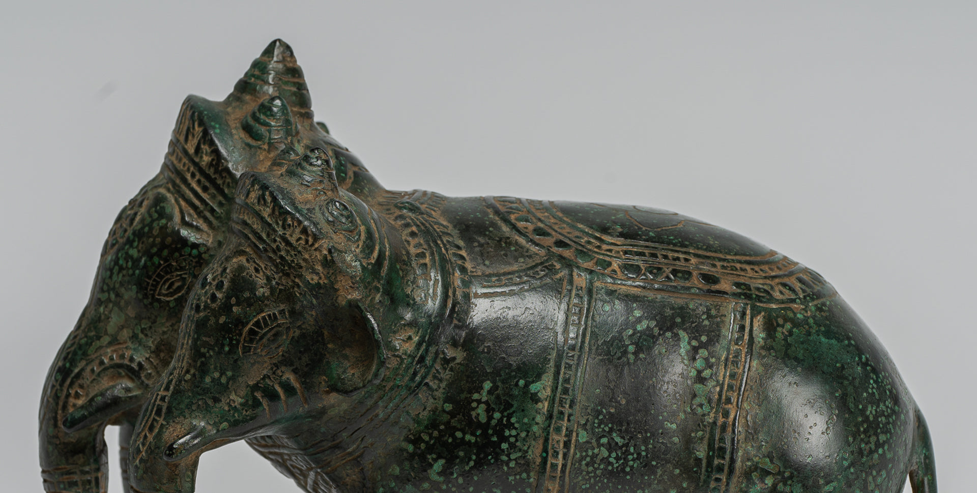 Bronze de style khmer antique Erawan Airavata ou statue d'éléphant - 18 cm / 7 "de haut