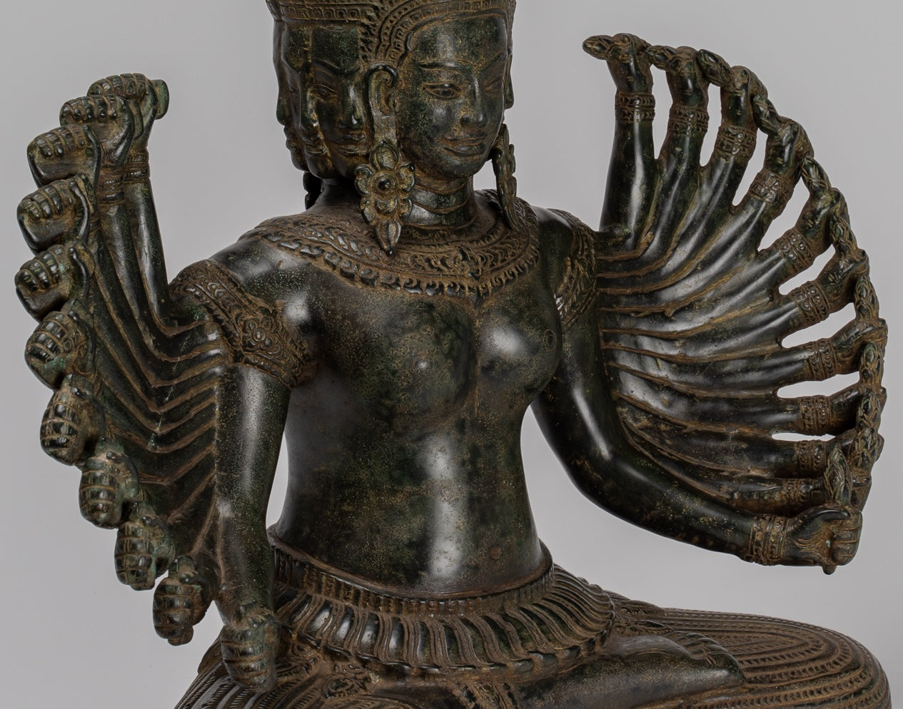 Antique Khmer in stile Khmer seduto Borhisattva Avalokiteshvara Statua - 53cm/21 "