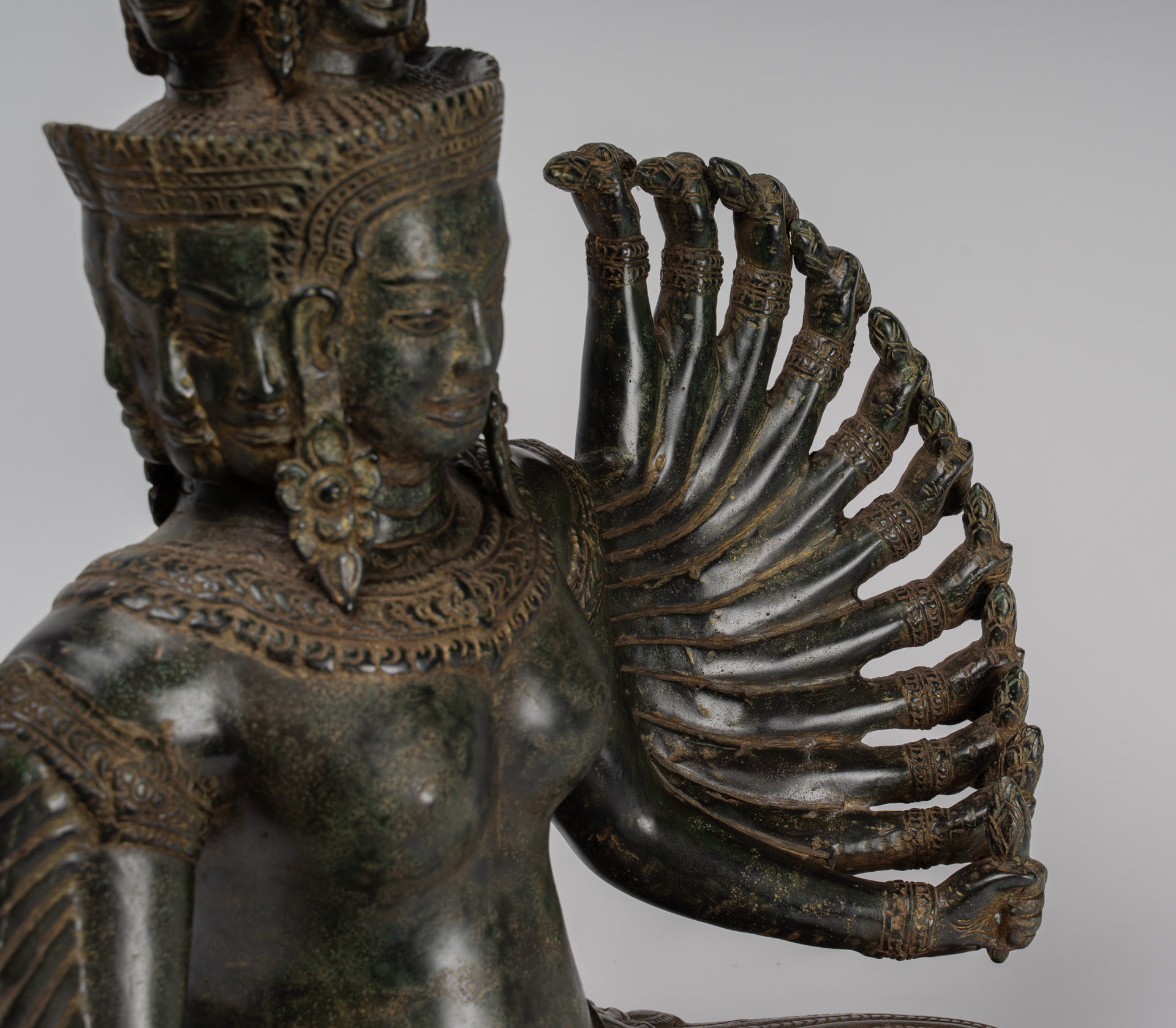 Antique Khmer in stile Khmer seduto Borhisattva Avalokiteshvara Statua - 53cm/21 "