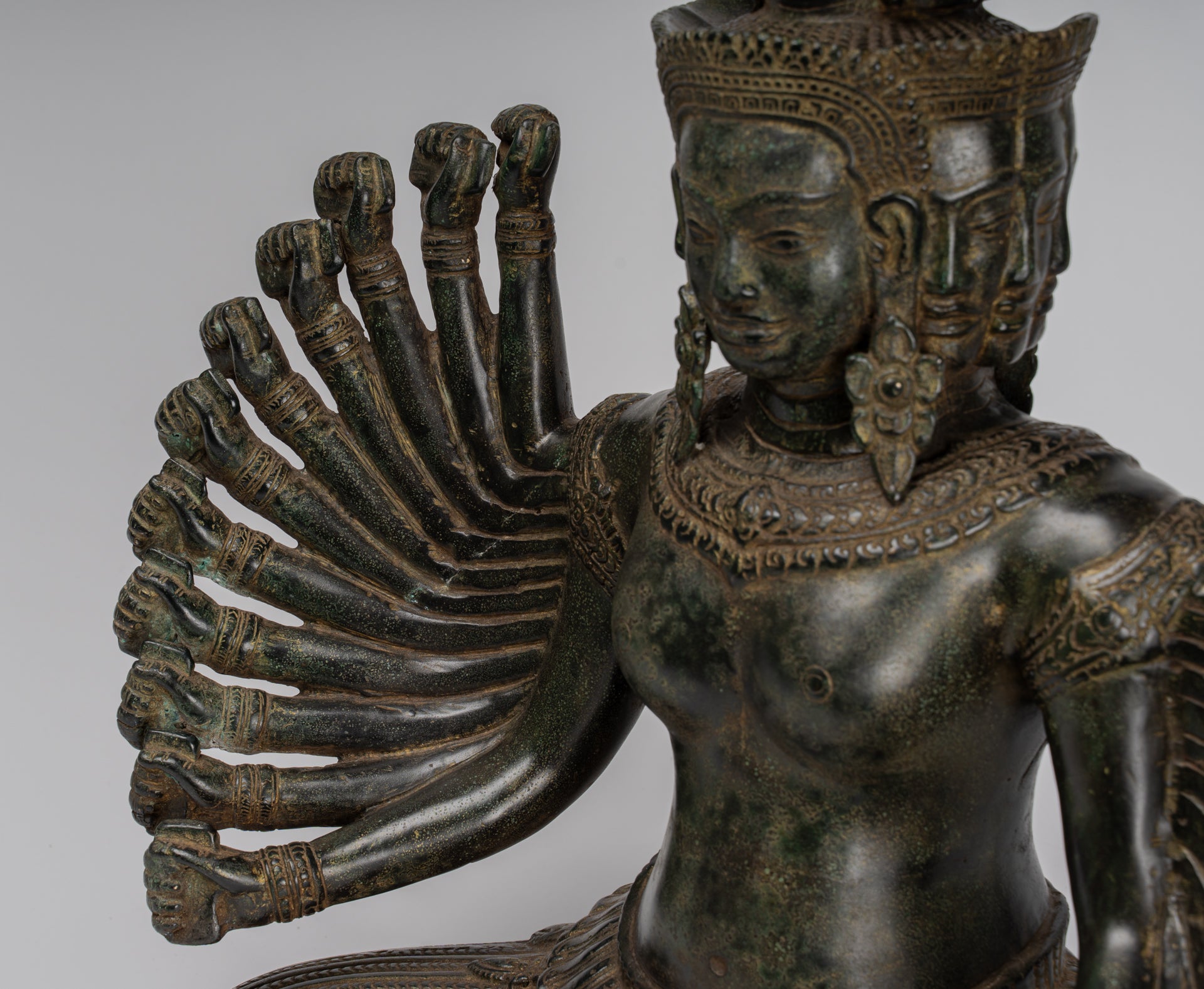 Antique Khmer in stile Khmer seduto Borhisattva Avalokiteshvara Statua - 53cm/21 "