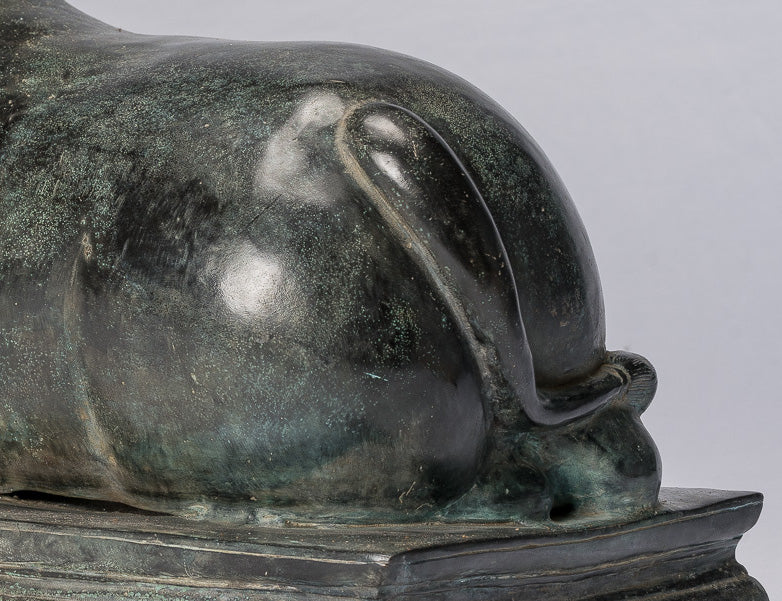 Antike Nandi-Statue aus Bronze im Khmer-Stil – Berg Shiva – 53 cm lang