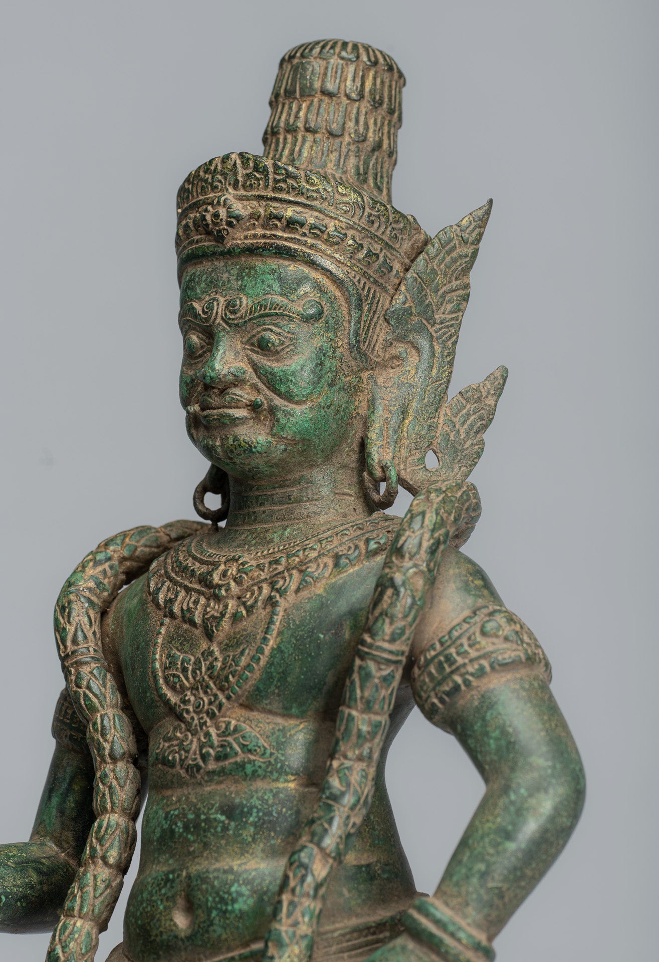 Statua del Guardian - Antique Khmer Bronze Koh Ker Style Yaksha Temple Guardian - 56 cm / 22 "