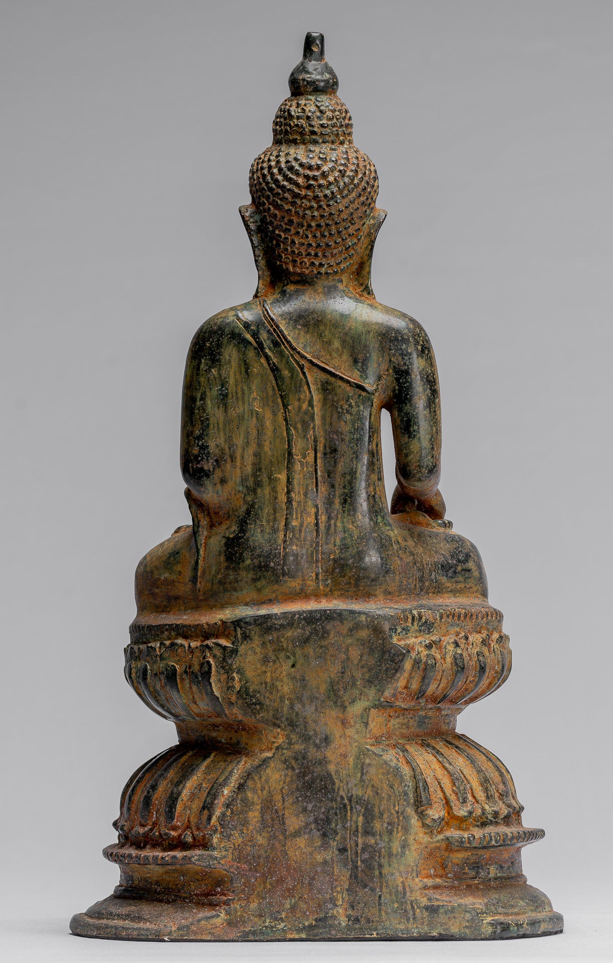 Buddha-Statue – sitzender javanischer Erleuchtungs-Buddha aus Bronze im antiken indonesischen Stil – 35 cm