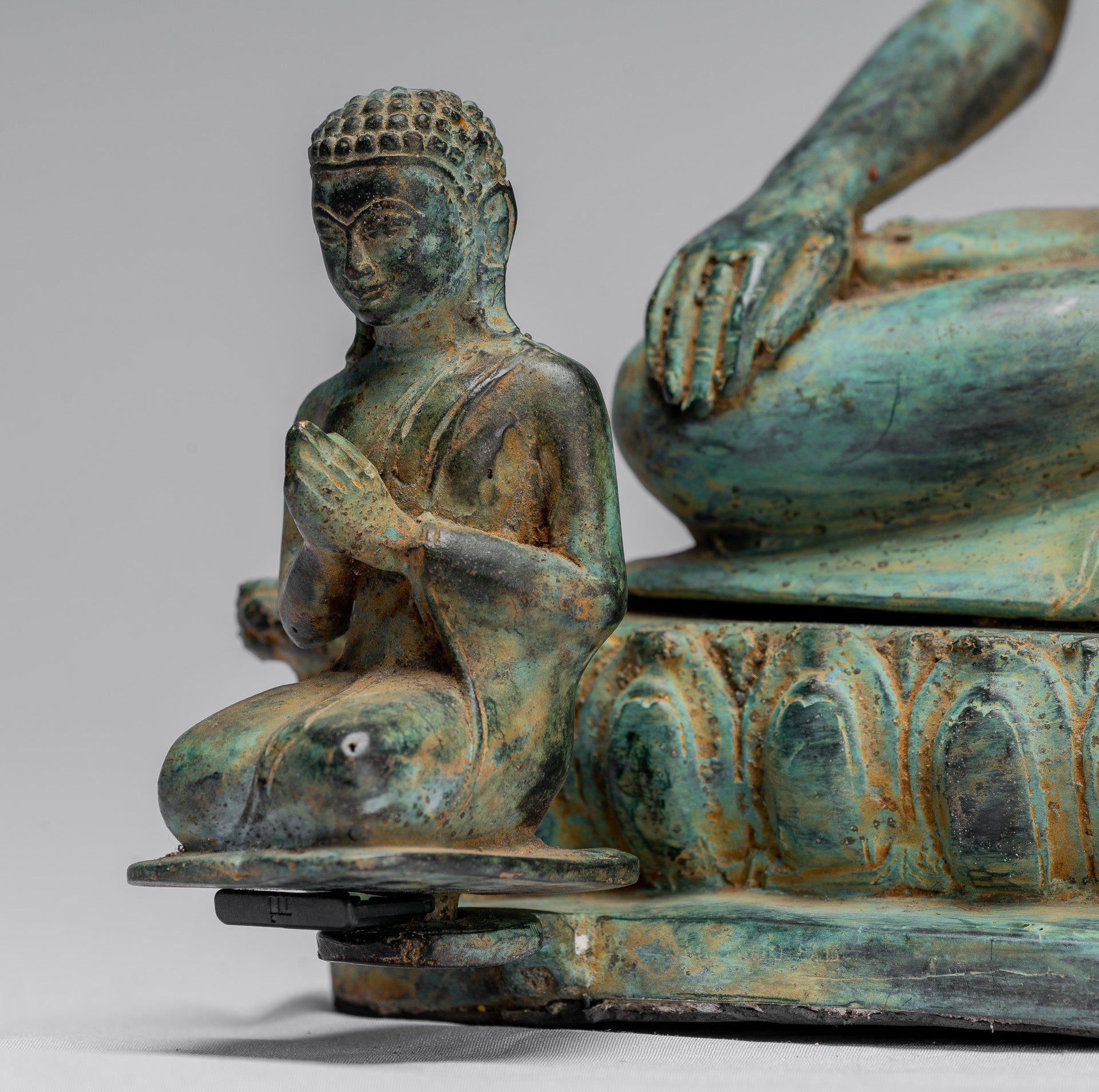 Buddha Statue-Antike Indonesische Stil Seated Bronze Javanese Erleuchtung Buddha mit Jüngern-32cm/13 "