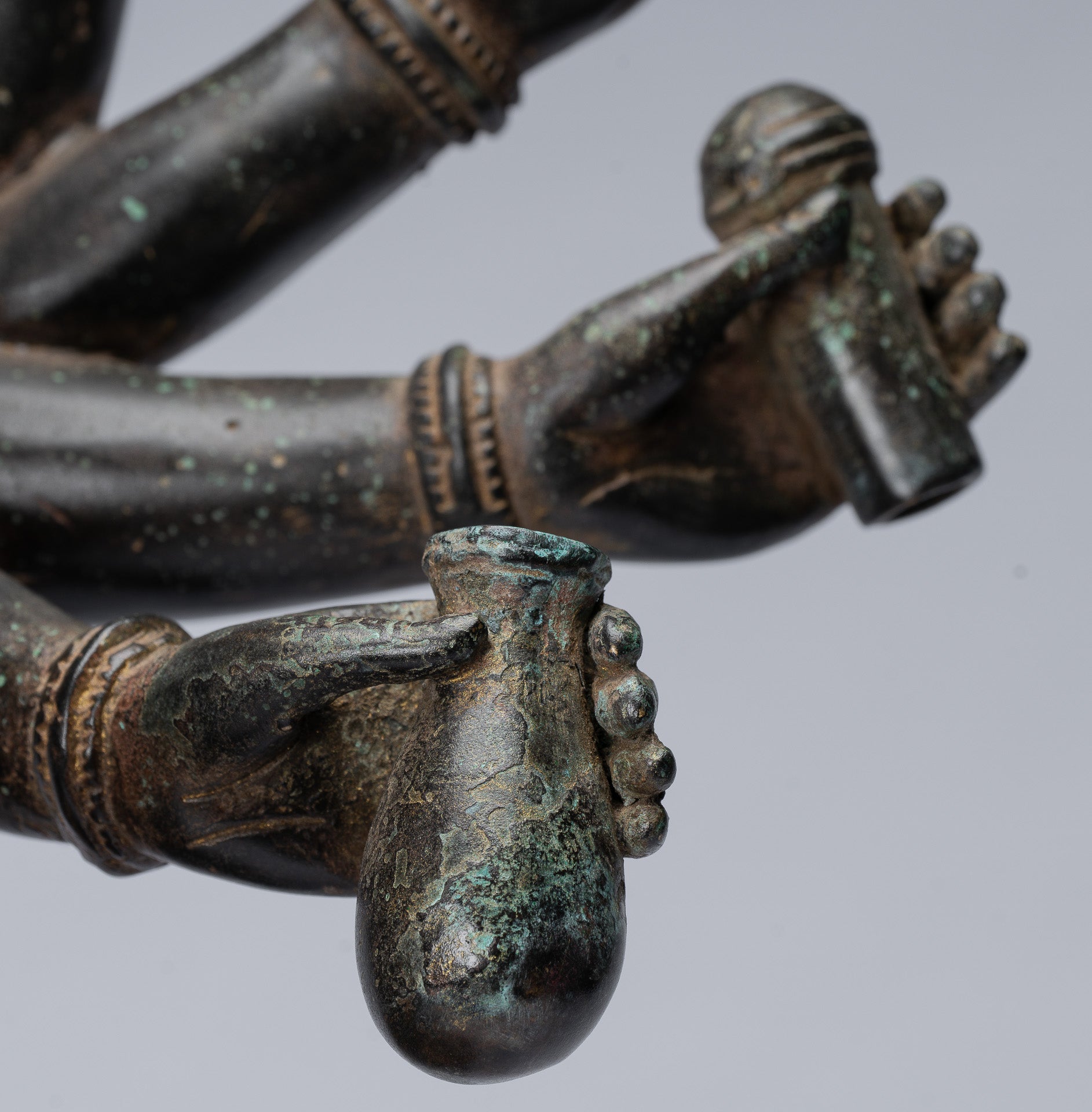 Antique antique khmer Style bronze Angkor Wat assis statue - 69cm / 28 "