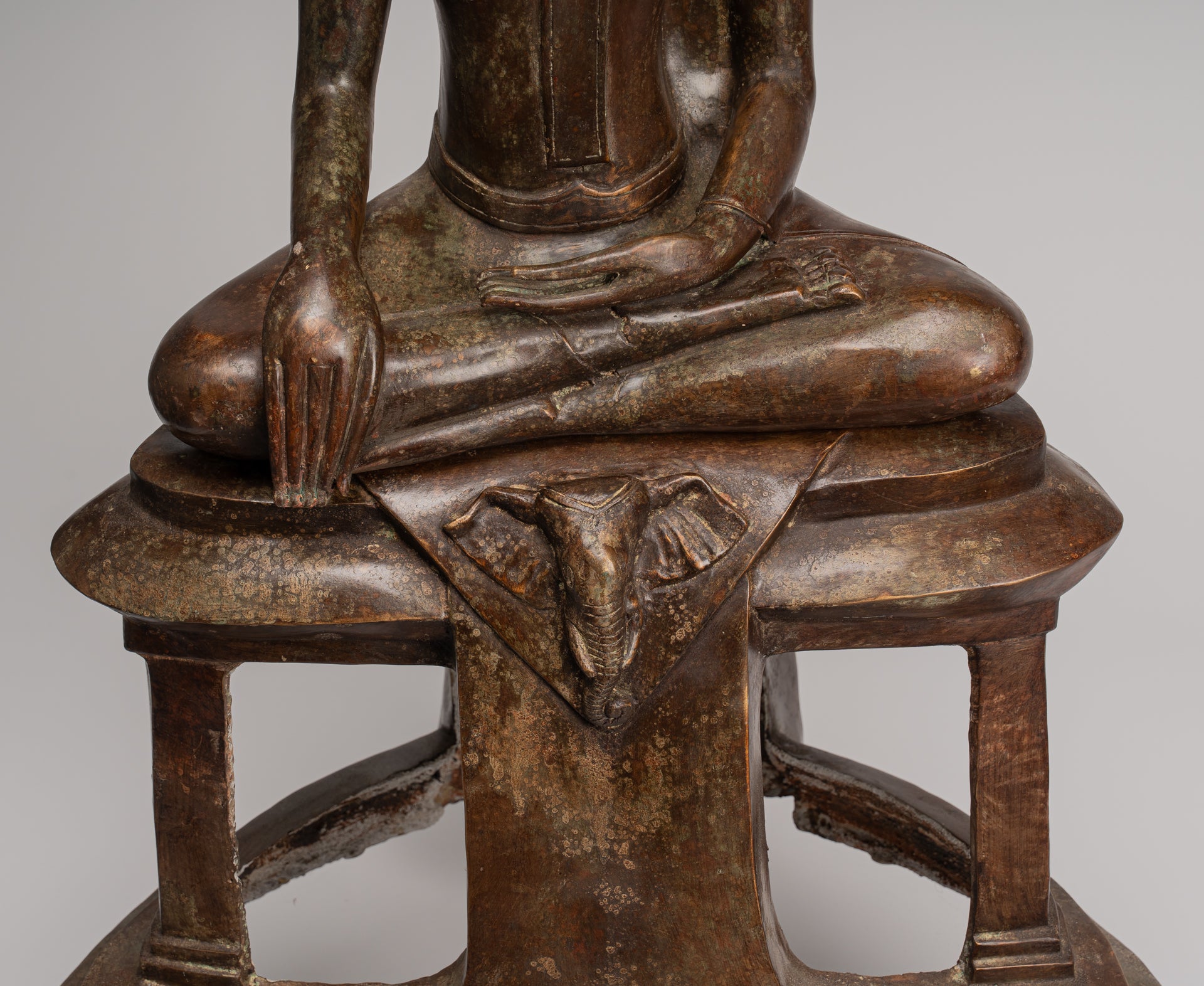 Buddha Statue - Antike thailändische Chiang -Sprosse sitzende Aufklärung Buddha Statue - 104cm/42 "