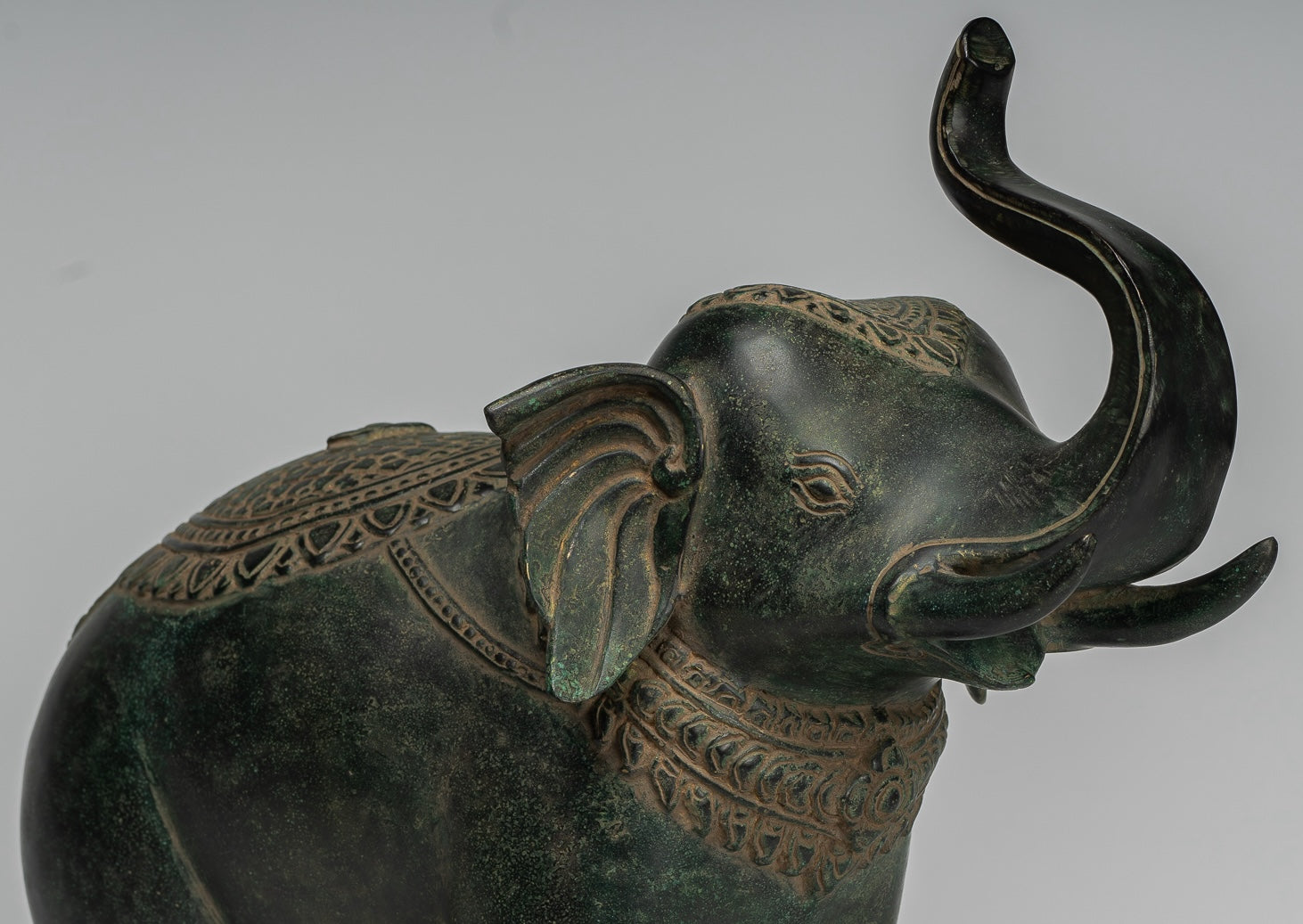 Antique Khmer Style Bronze in piedi statua di elefante - 38 cm/15 "di altezza