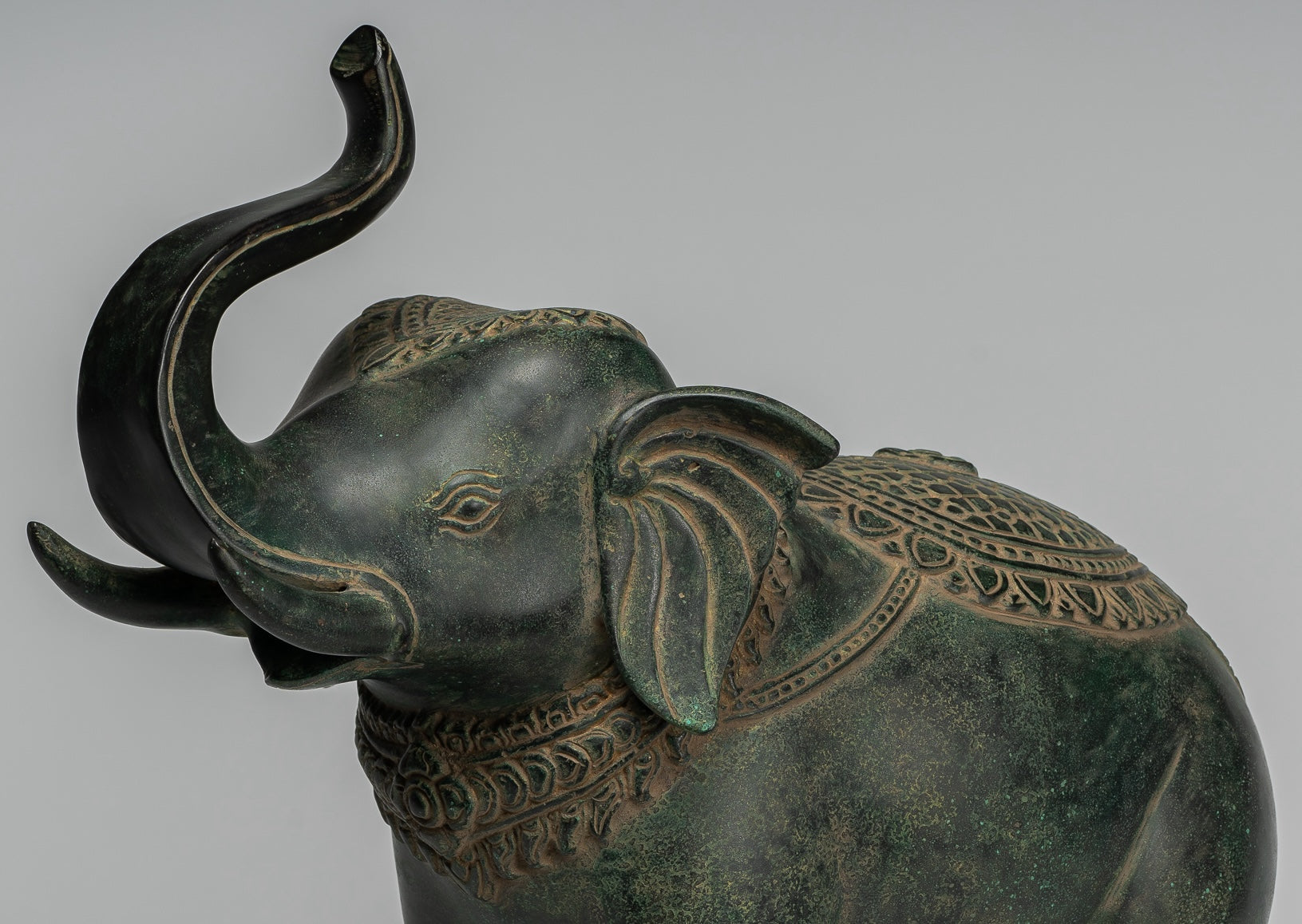 Antique Khmer Style Bronze in piedi statua di elefante - 38 cm/15 "di altezza