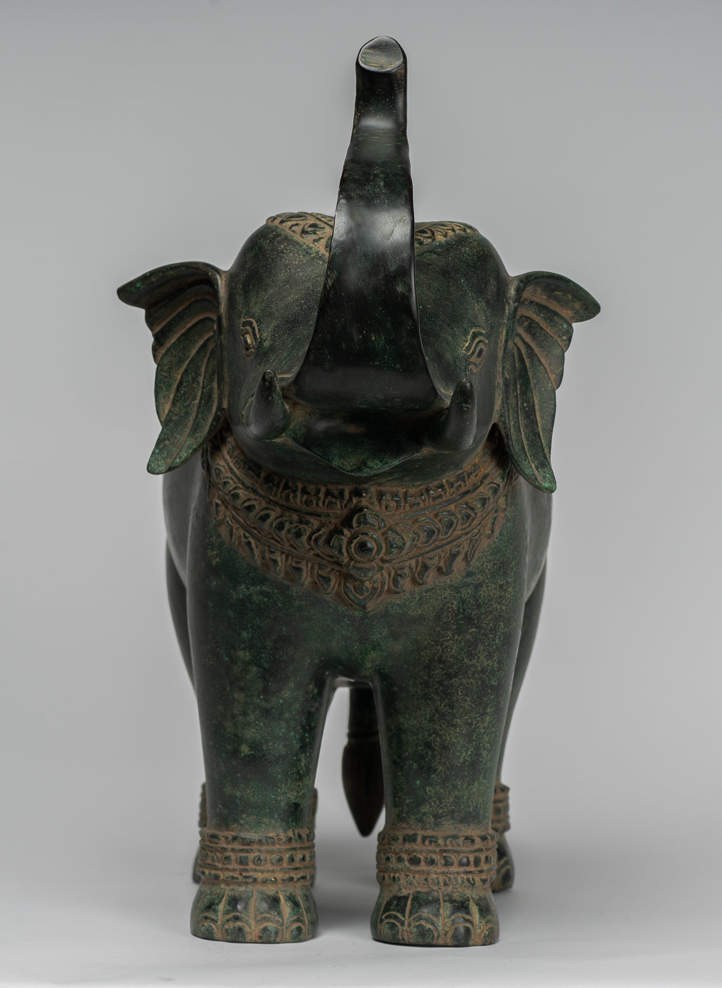 Antique Khmer Style Bronze in piedi statua di elefante - 38 cm/15 "di altezza
