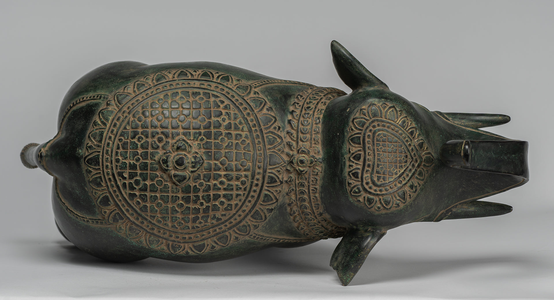 Antique Khmer Style Bronze in piedi statua di elefante - 38 cm/15 "di altezza