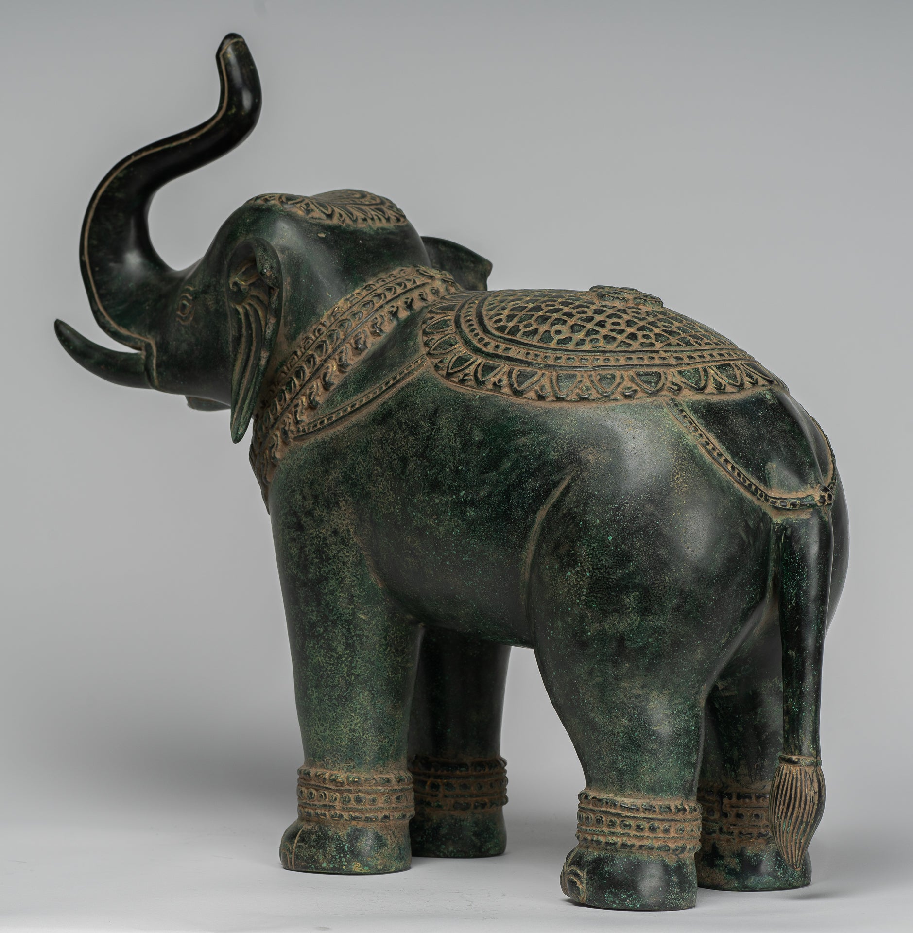 Antique Khmer Style Bronze in piedi statua di elefante - 38 cm/15 "di altezza