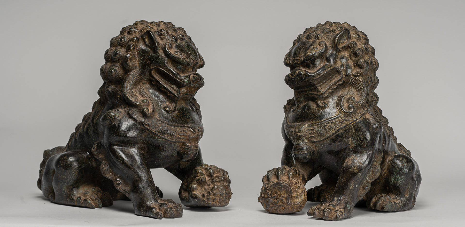 Antique Chinese Style Temple Guardian Lions Shishi Lions Foo Dogs Imperial Lions (Pair) - 25cm/10"