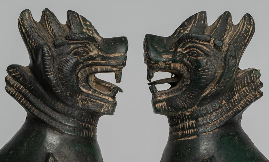Bronze de style birman antique debout Chinhe Guardian Temple Lions - 24 cm / 10 "(paire)