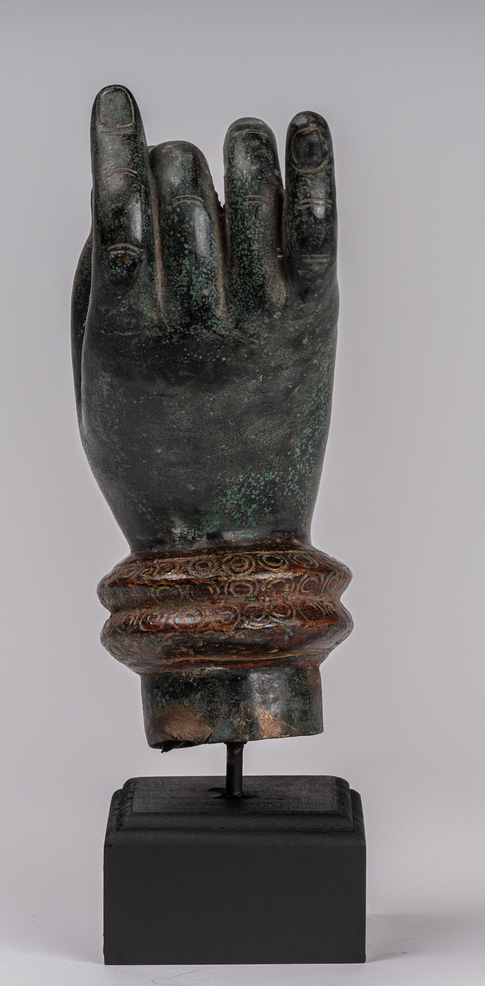 Mano de enseñanza de bronce del sudeste asiático de estilo jemer montado - 29 cm/12 "