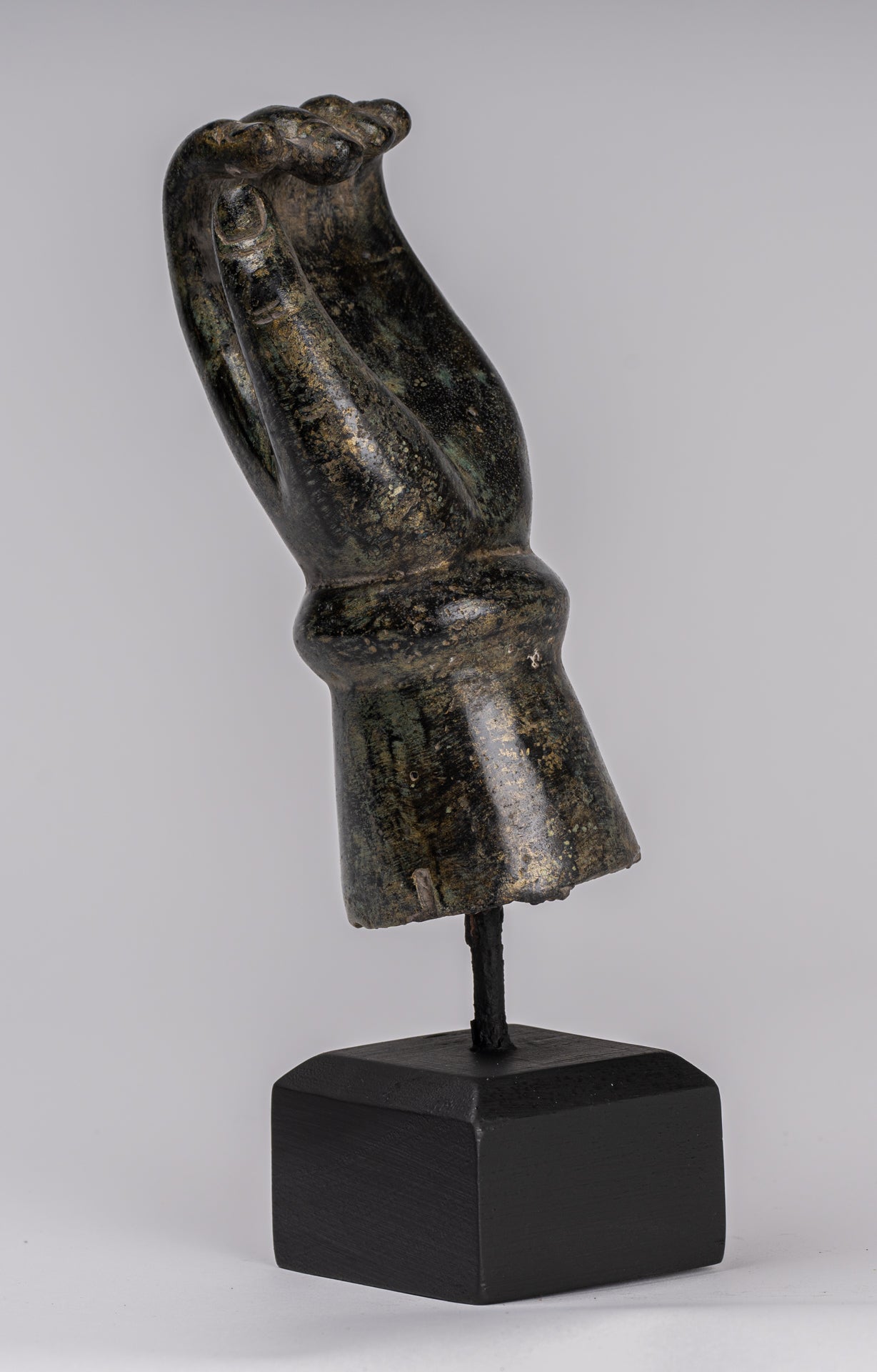 Mano de bronce del sudeste asiático de estilo antiguo montado - 24 cm/10 "