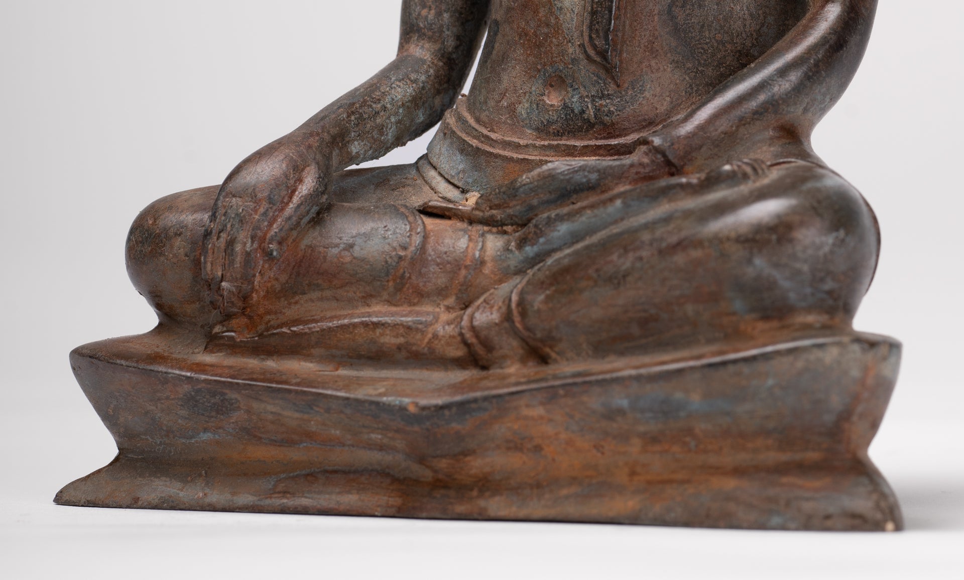 Buddha Statue - Antique Ayutthaya Style Seated Enlightenment Buddha Statue - 19cm/8"