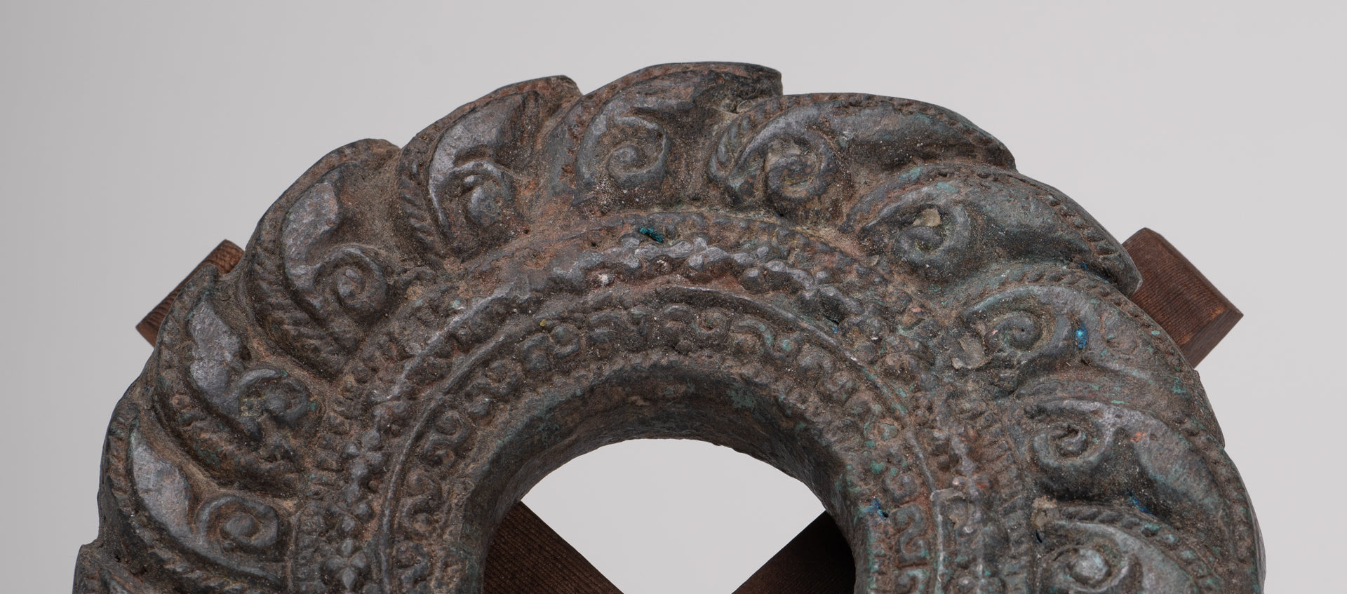 Discus - Antique Khmer Style Bronze Vishnu Discus or Chakra - 15cm/6"