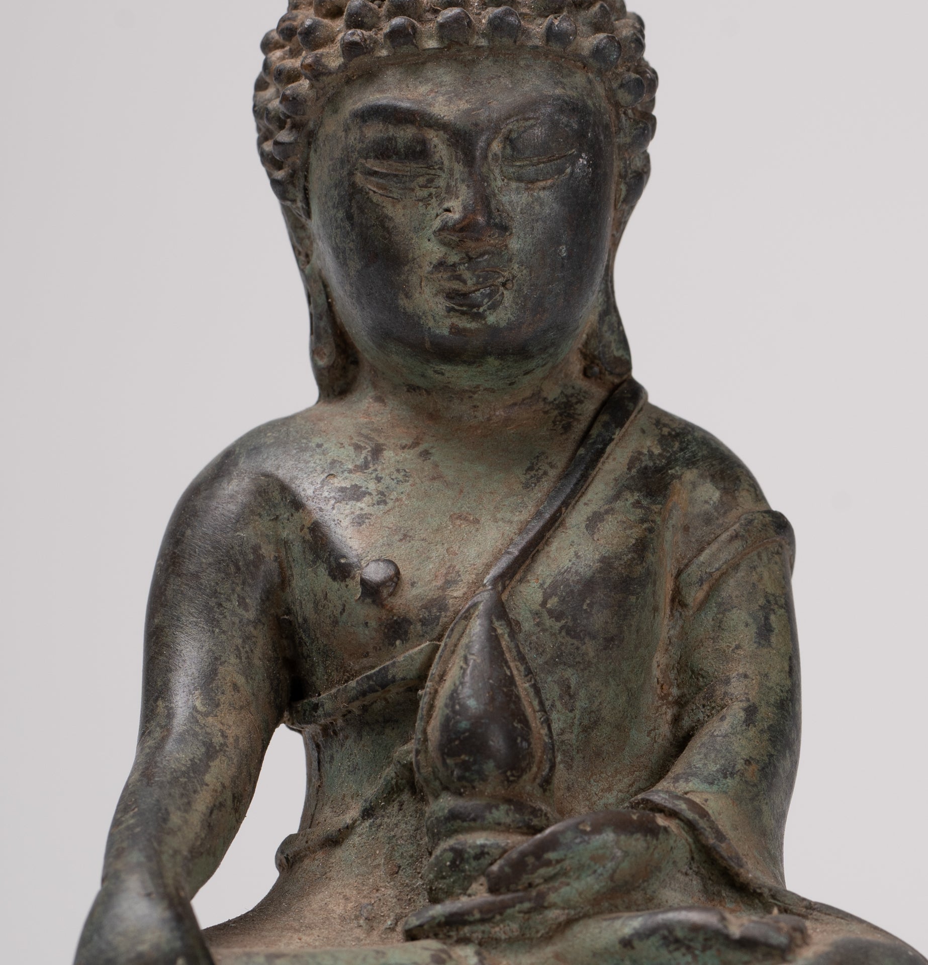 Statue de Bouddha – Bouddha des Lumières assis en bronze de style chinois antique – 16 cm