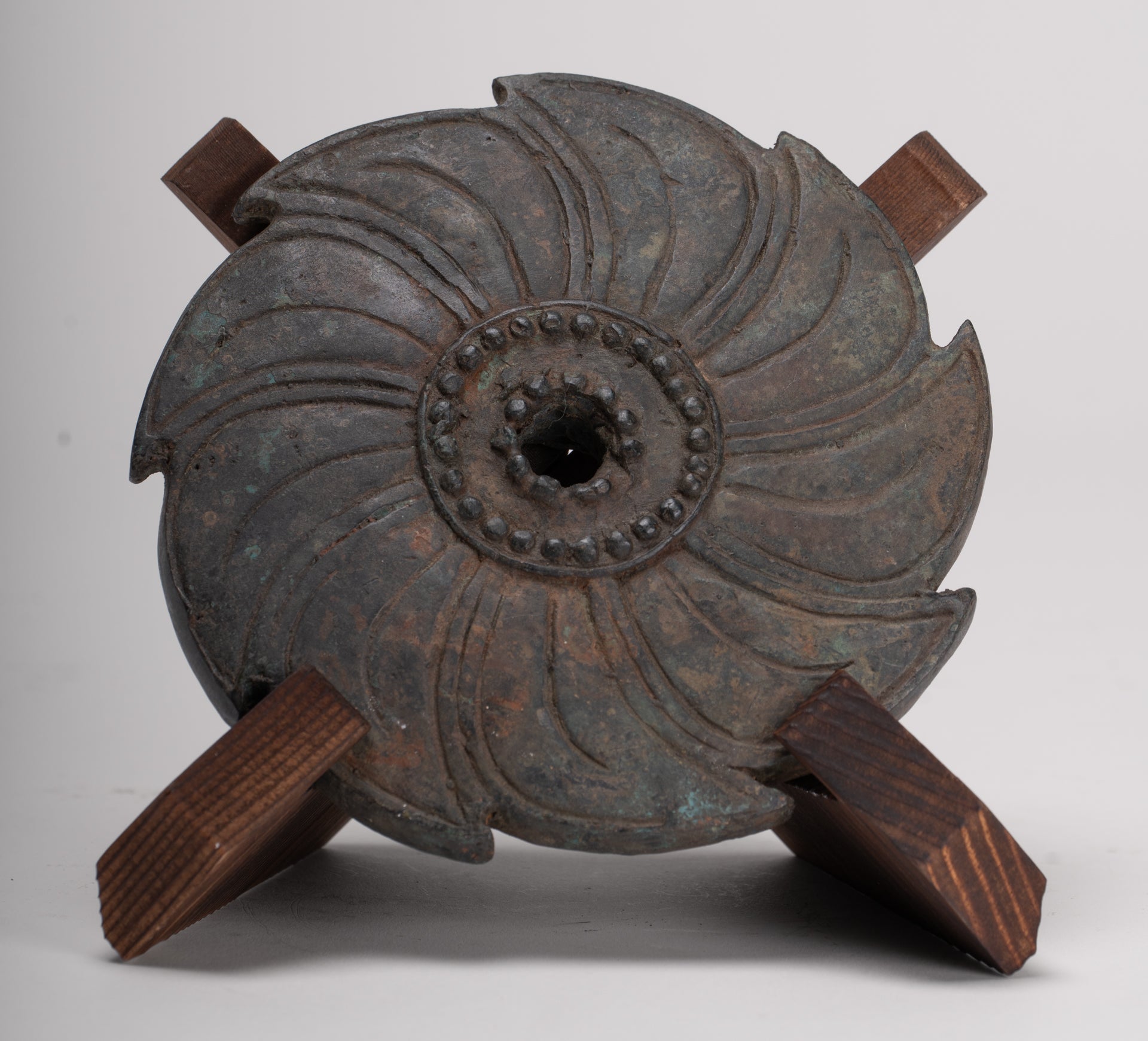 Discus - Antique Khmer Style Bronze Vishnu Discus or Chakra - 15cm/6"