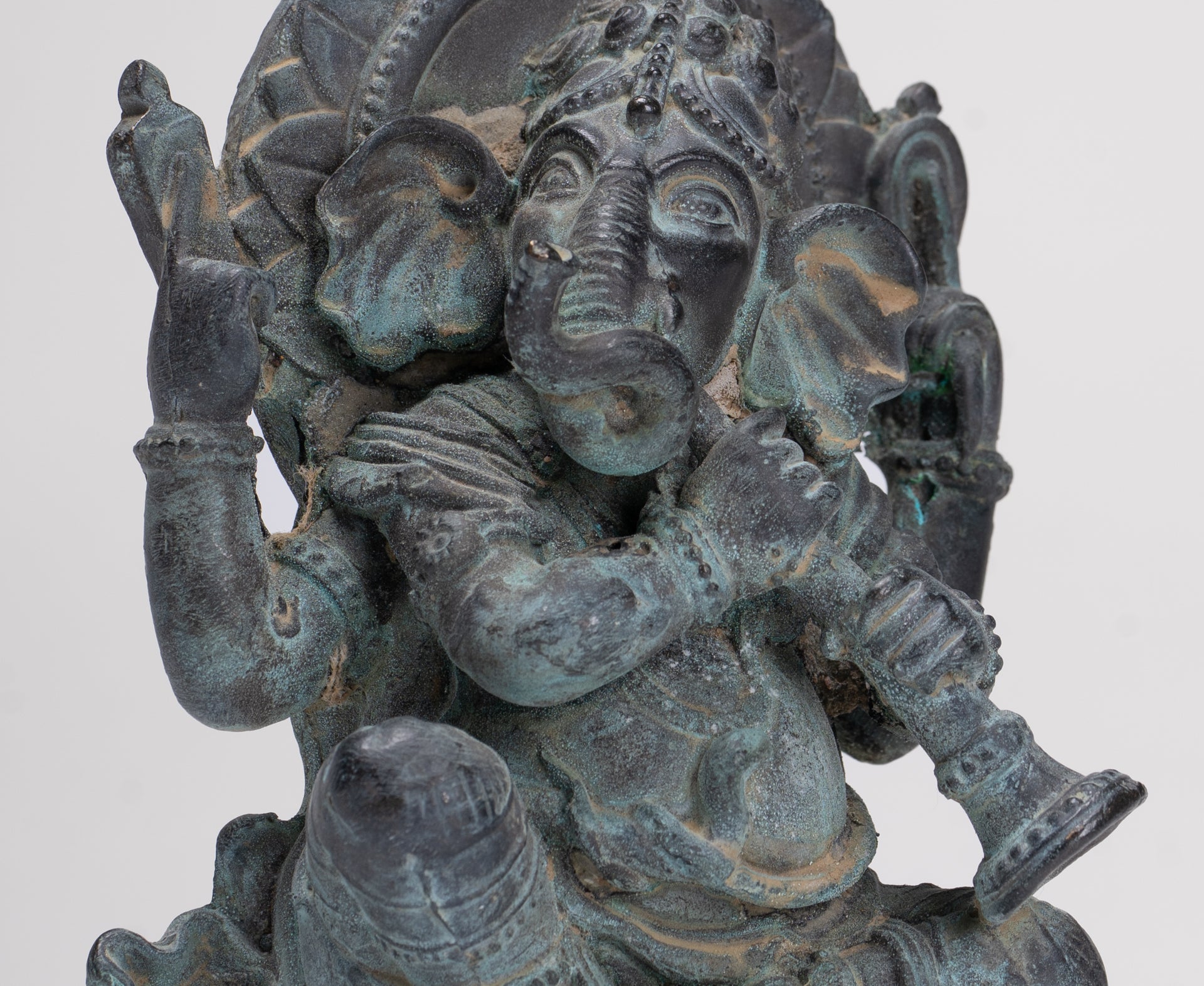 Ganesh - Antique Thai Style Bronze Seated Ganesh Statue  - 15.5cm/6"