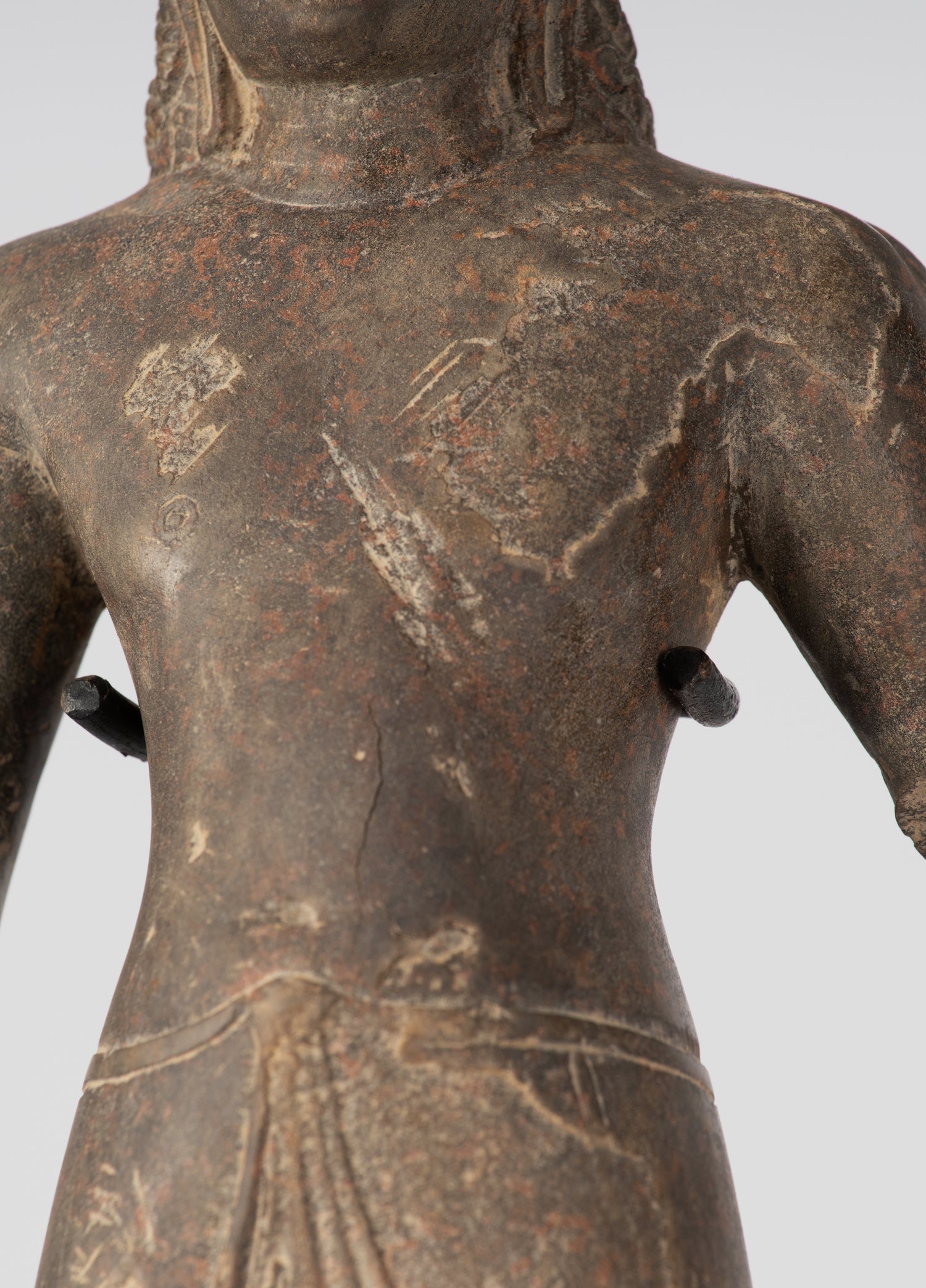 Estatua de Vishnu - Antiguo Phnom da Style Khmer Standing Sandstone Vishnu Torso - 43cm/17 "