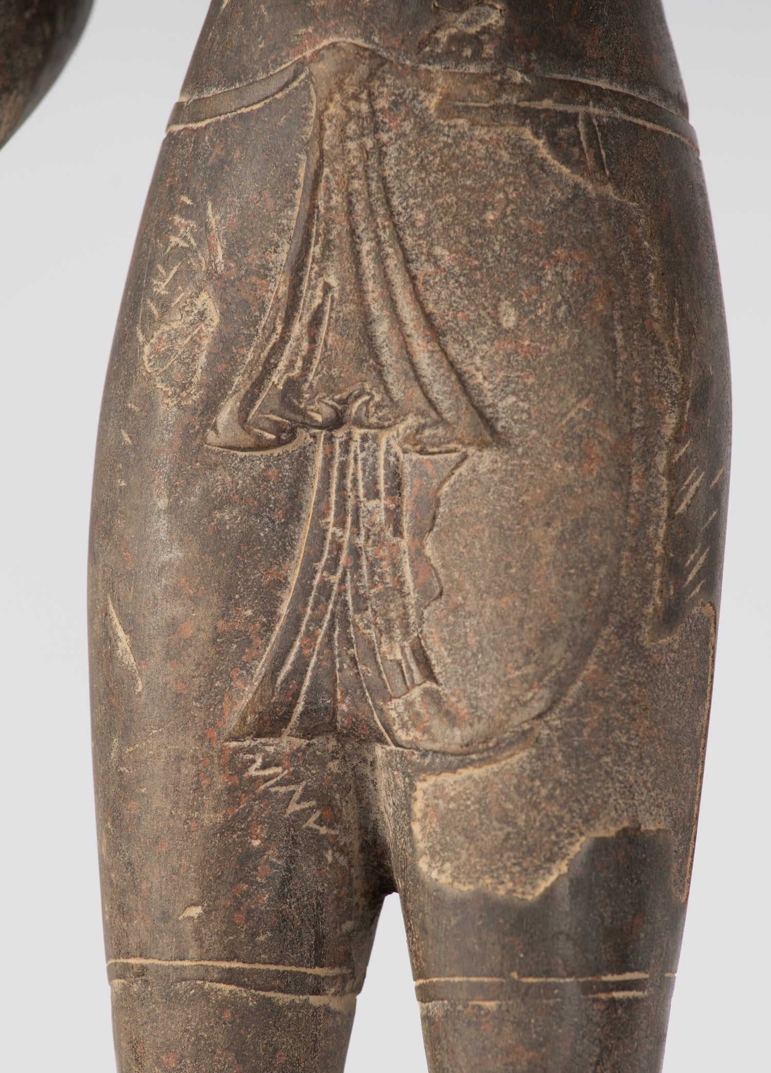 Estatua de Vishnu - Antiguo Phnom da Style Khmer Standing Sandstone Vishnu Torso - 43cm/17 "