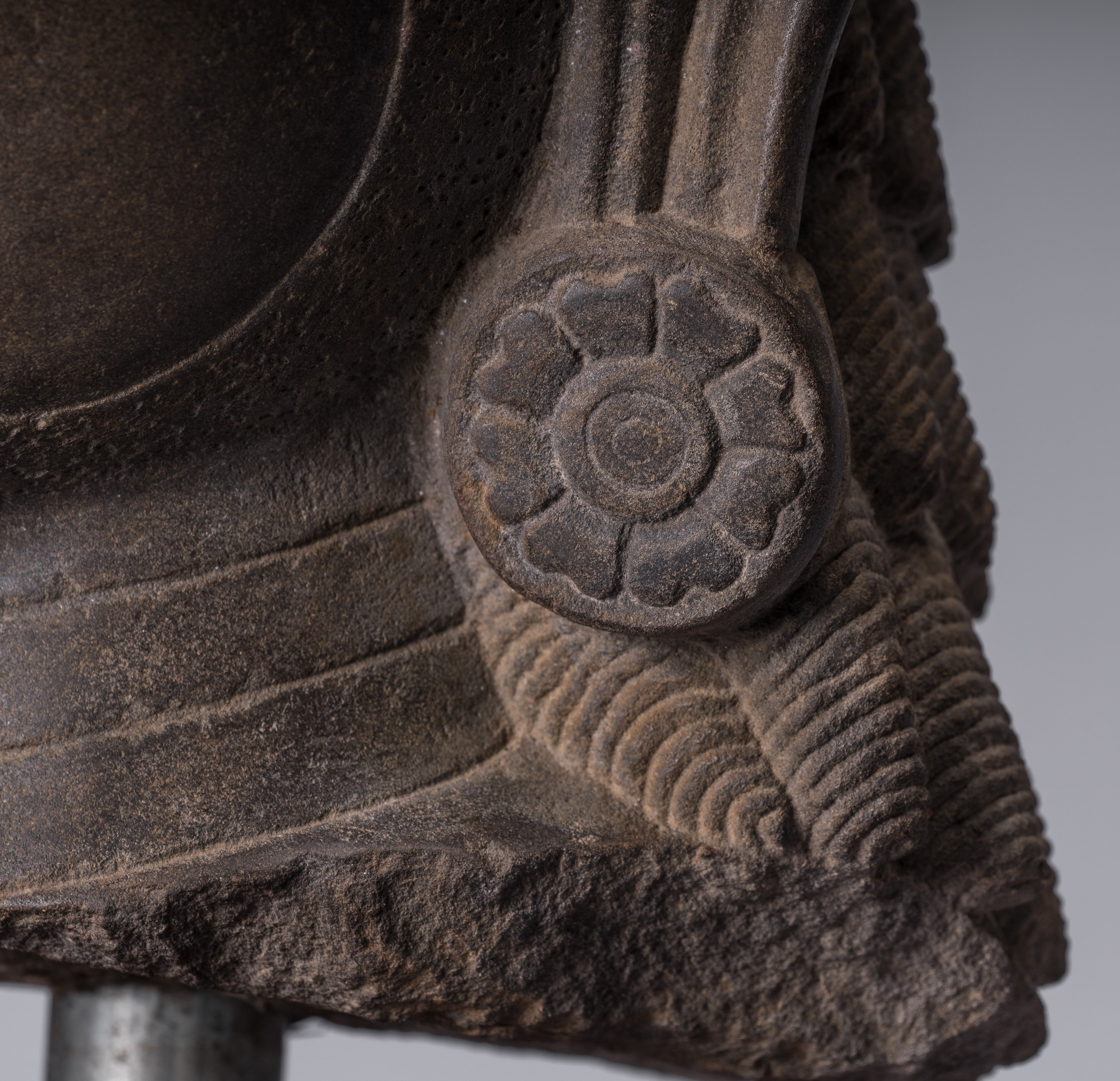 Estatua de Guardian - Antigua Khmer Stone Banteay srei Style Yaksha Temple Guardian - 58 cm / 23 "