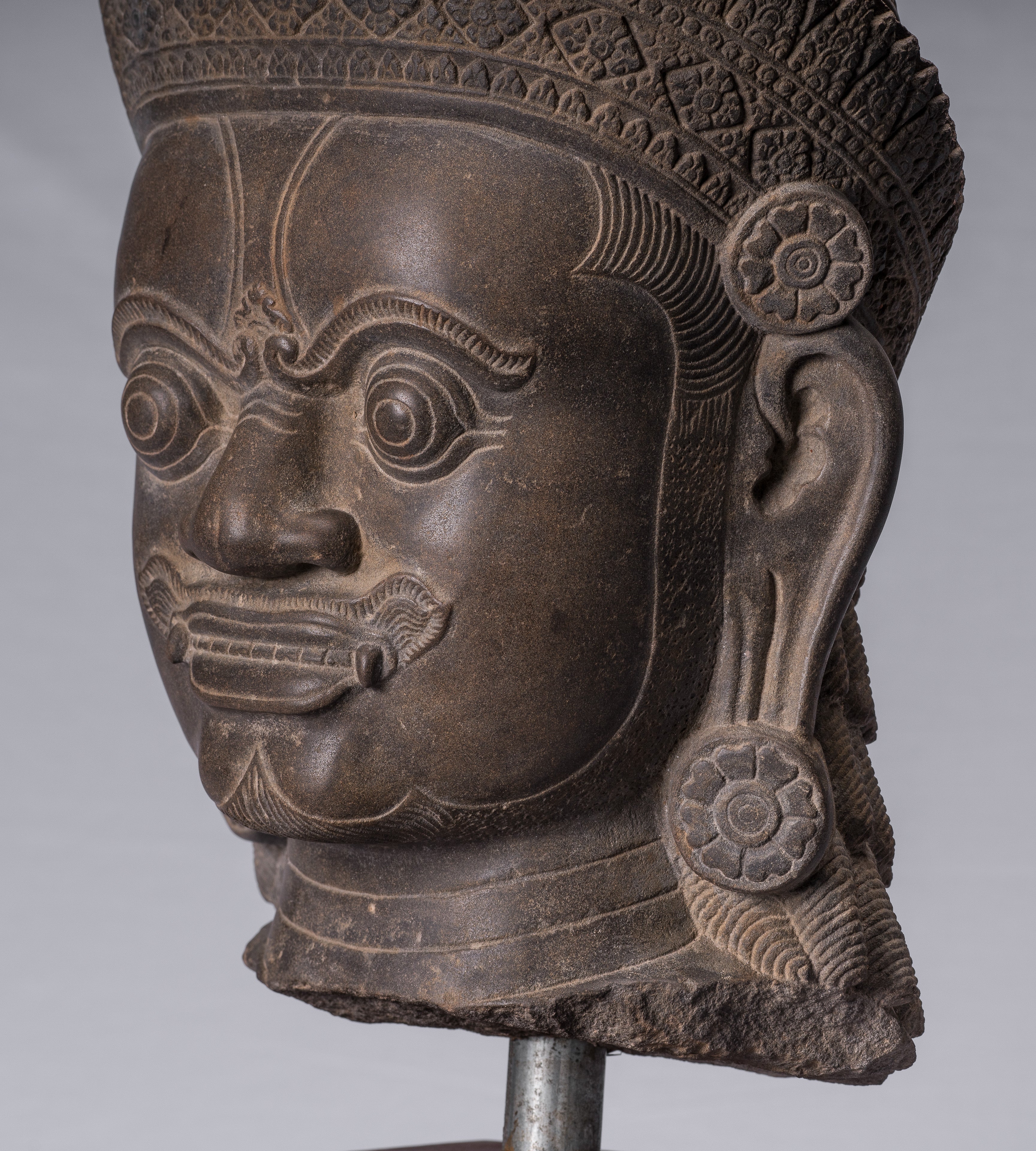 Estatua de Guardian - Antigua Khmer Stone Banteay srei Style Yaksha Temple Guardian - 58 cm / 23 "