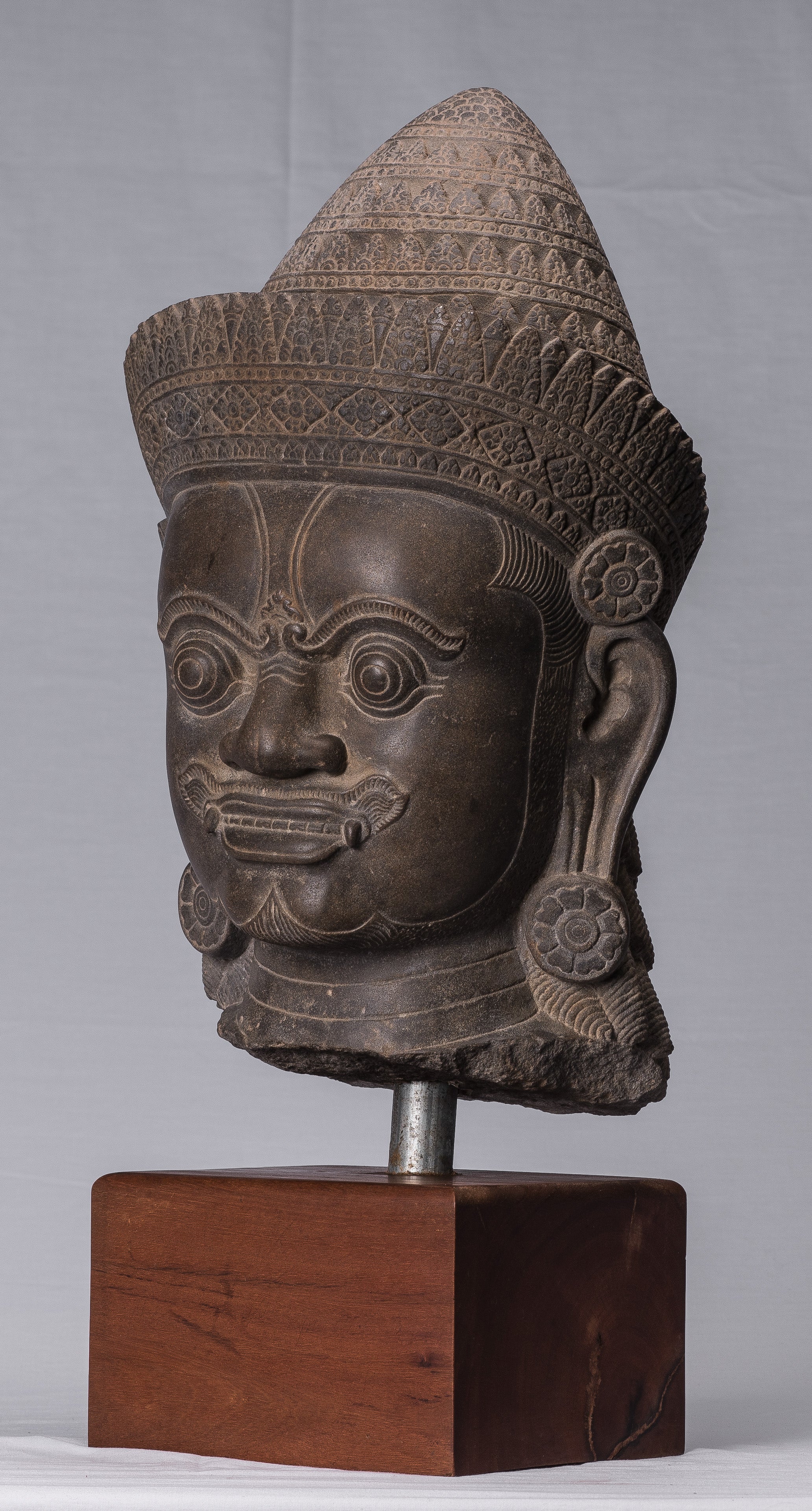 Estatua de Guardian - Antigua Khmer Stone Banteay srei Style Yaksha Temple Guardian - 58 cm / 23 "