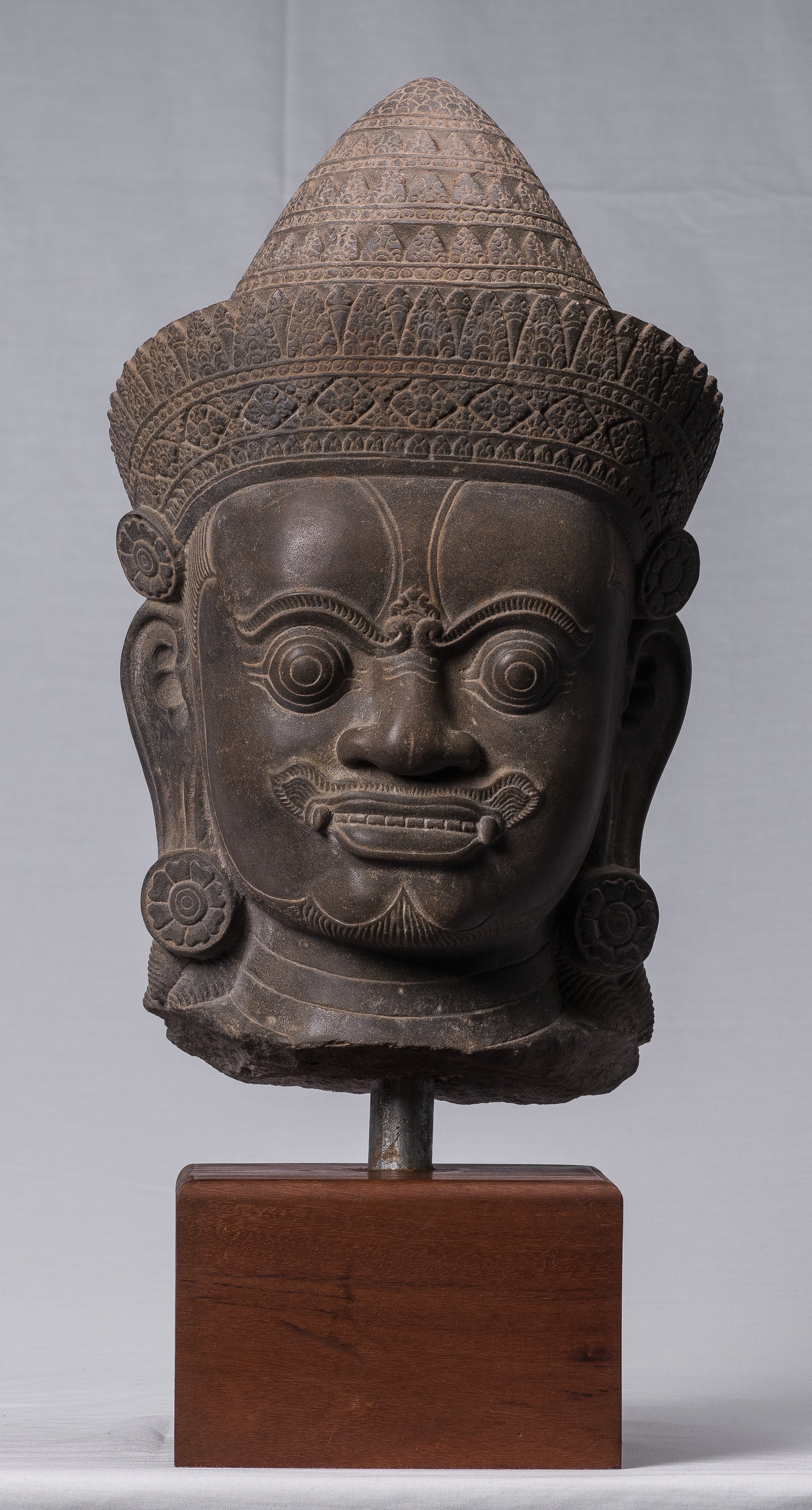 Estatua de Guardian - Antigua Khmer Stone Banteay srei Style Yaksha Temple Guardian - 58 cm / 23 "