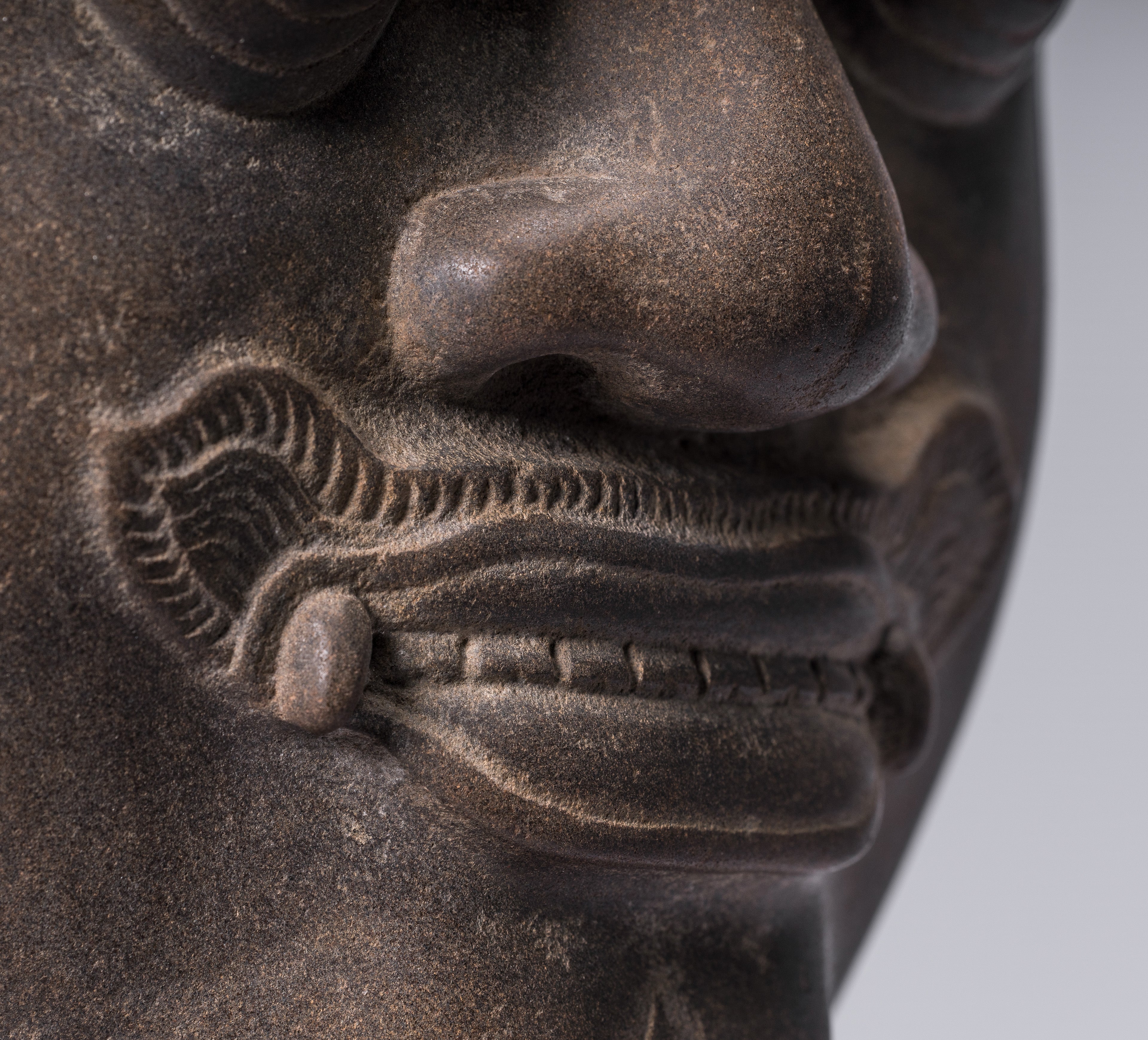 Estatua de Guardian - Antigua Khmer Stone Banteay srei Style Yaksha Temple Guardian - 58 cm / 23 "