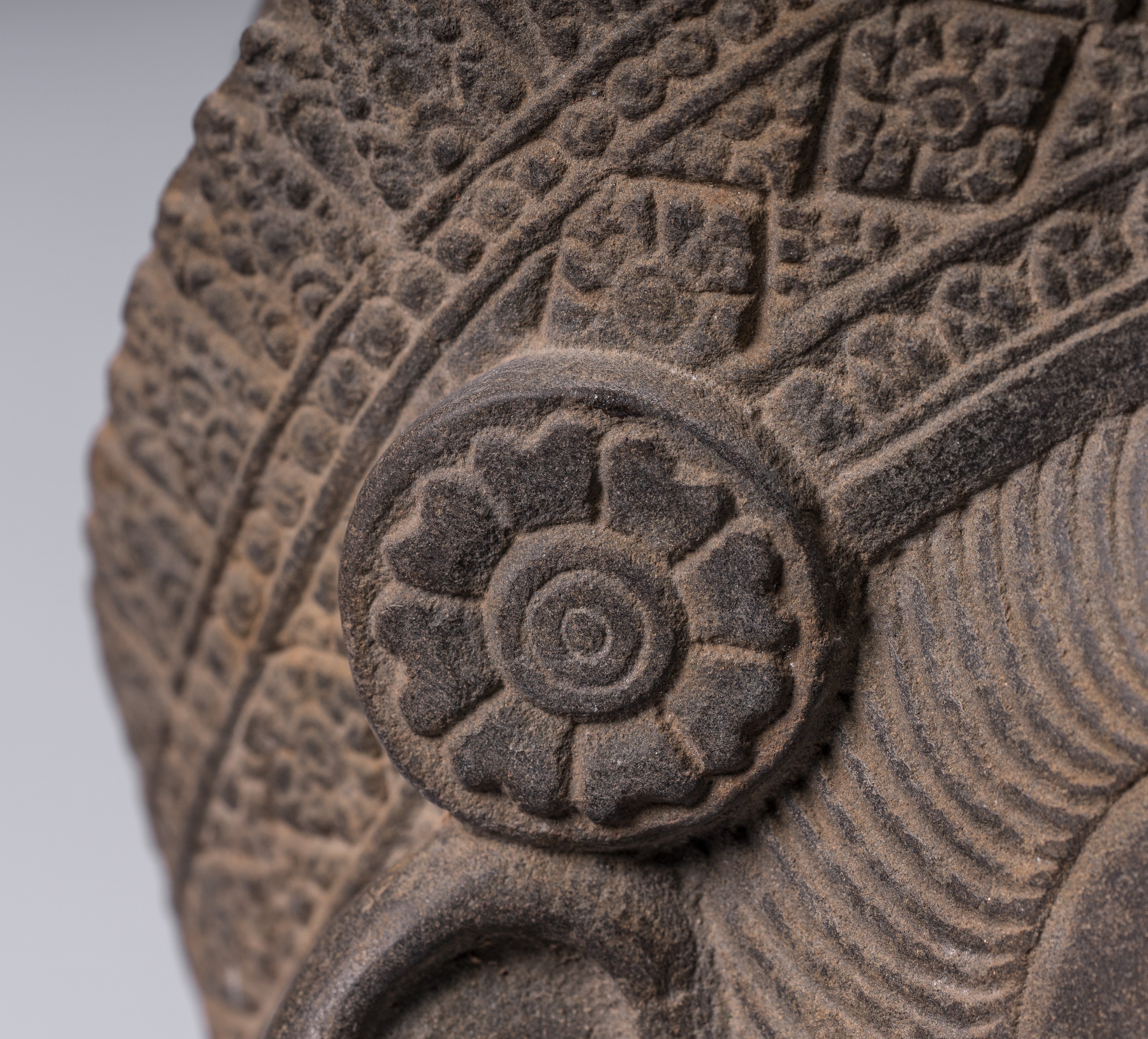 Estatua de Guardian - Antigua Khmer Stone Banteay srei Style Yaksha Temple Guardian - 58 cm / 23 "