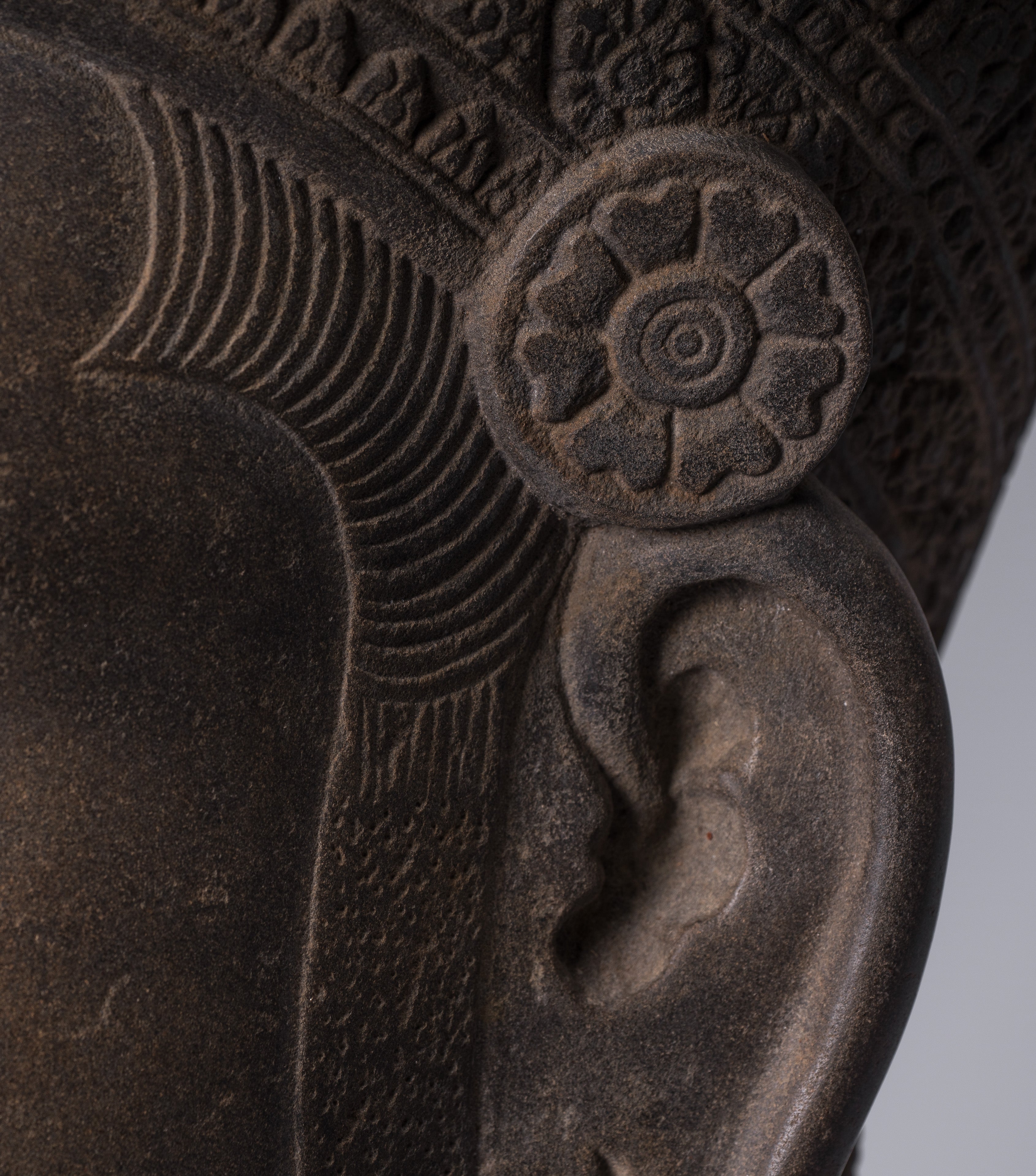 Estatua de Guardian - Antigua Khmer Stone Banteay srei Style Yaksha Temple Guardian - 58 cm / 23 "