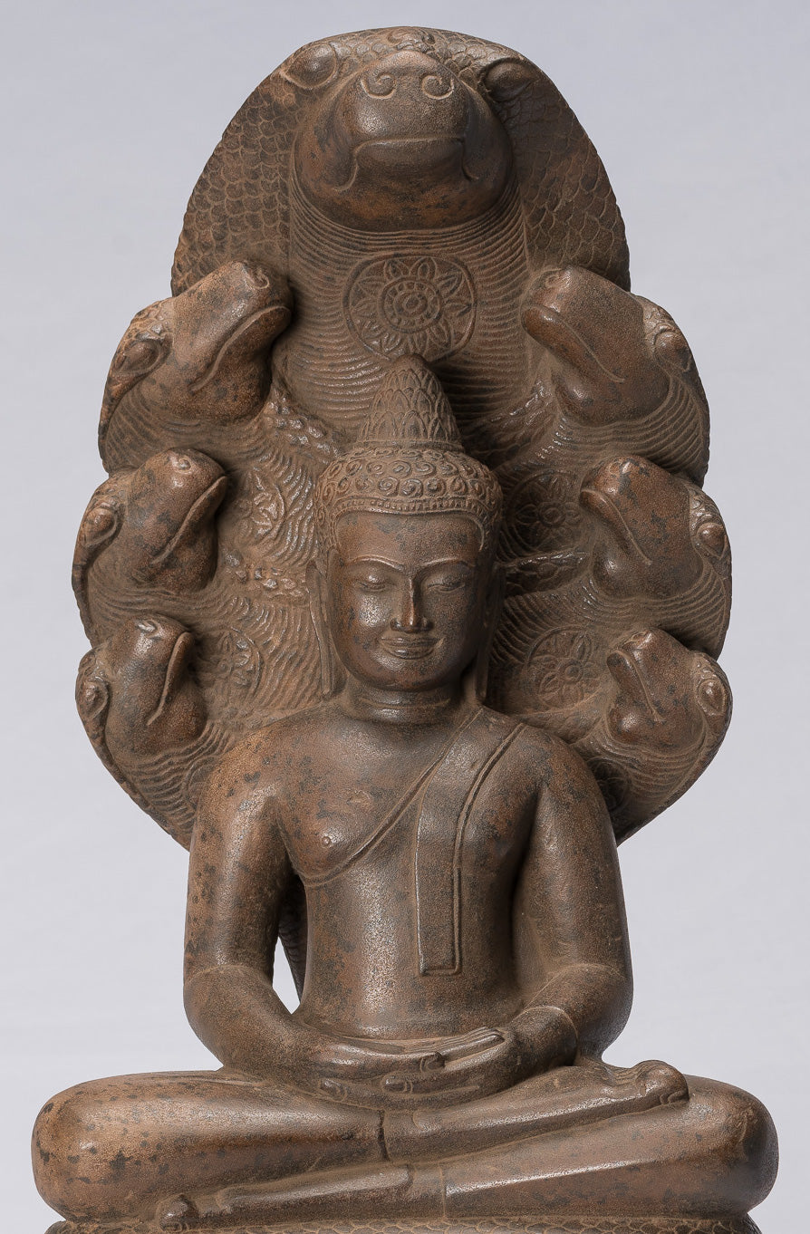 Statue de Bouddha – Bouddha de méditation Naga assis en pierre khmère antique de style Angkor Wat – 56 cm