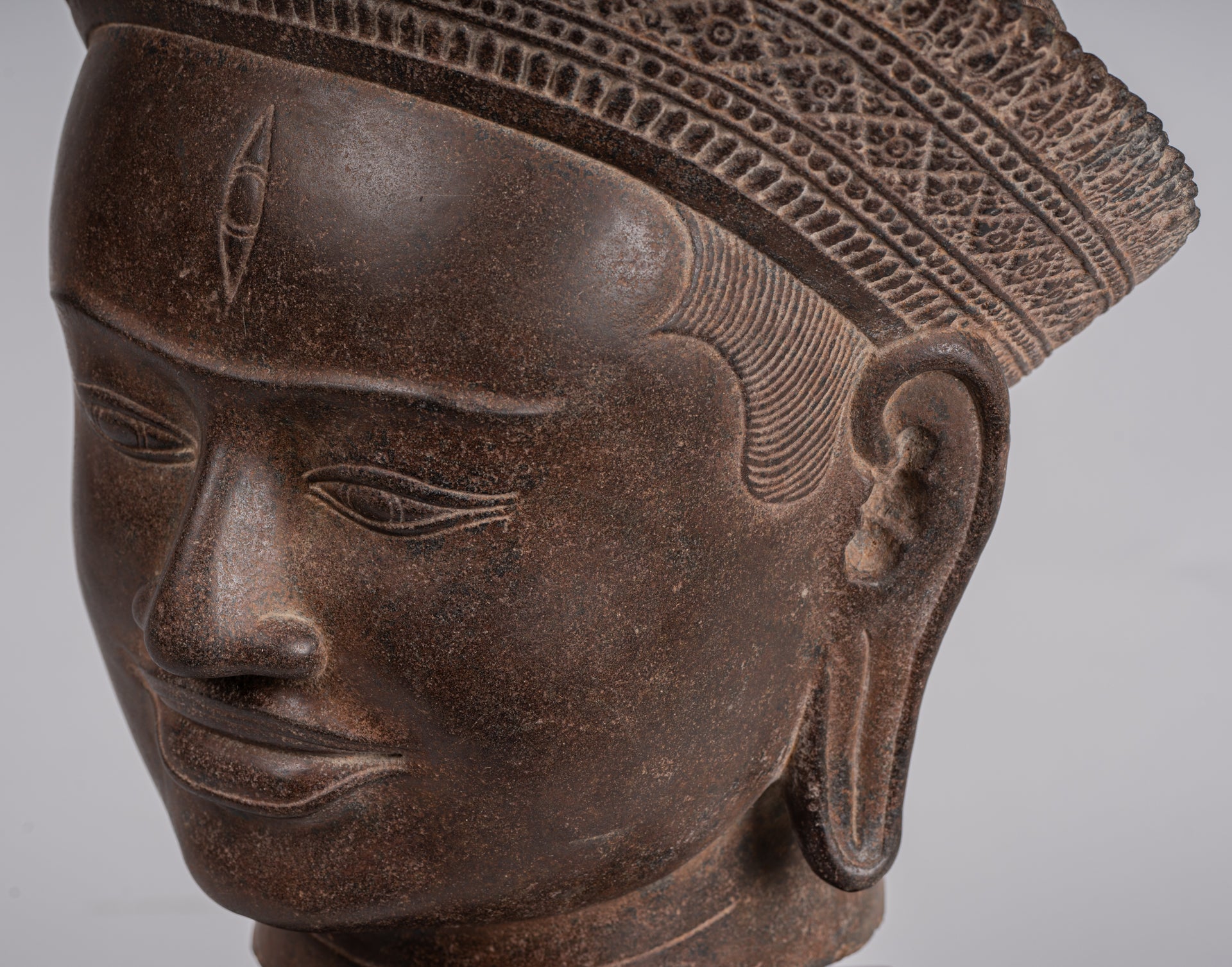 Statua Shiva - Antique Koh Ker Style Khmer Stone Shiva Head Statue - The Destroyer - 54cm/22 "