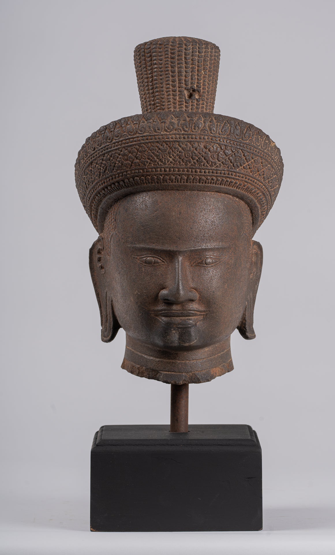 Vishnu Statue - Antique Koh Ker Style Stone Mounted Khmer Vishnu Head - 44cm / 18"