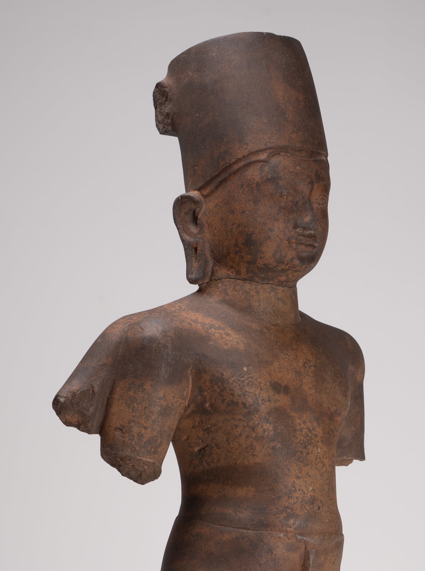 Vishnu Sculpture - Antique Phnom Da Style Mounted Sandstone Vishnu Statue - 73cm/29" 