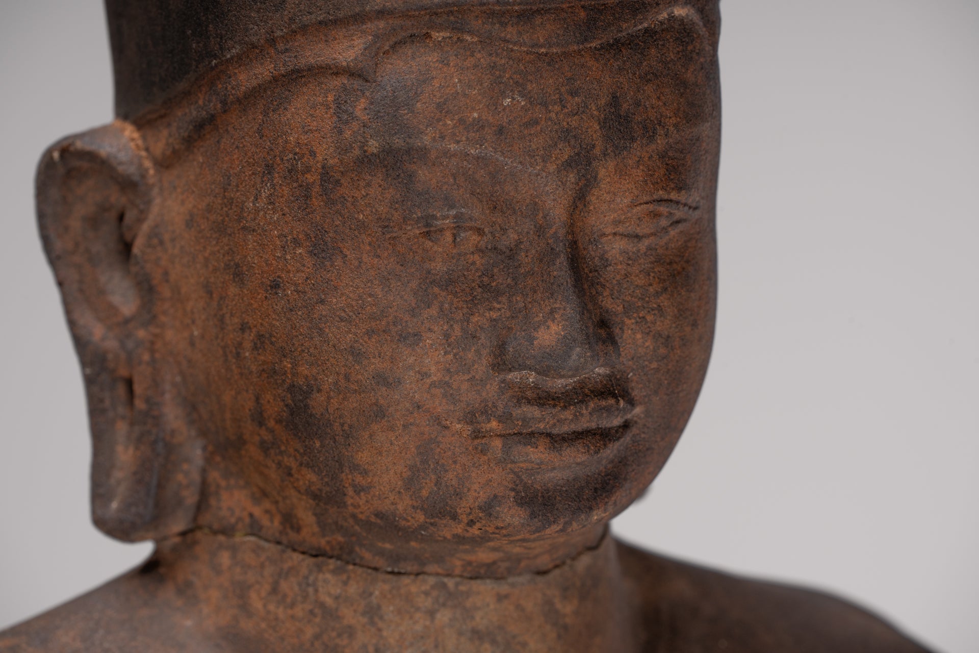 Vishnu Sculpture - Antique Phnom Da Style Mounted Sandstone Vishnu Statue - 73cm/29" 