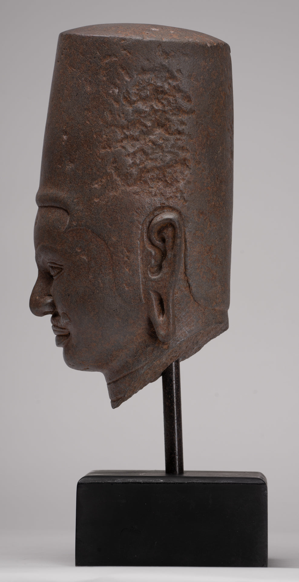 Vishnu Statue - Antique Phnom Da Style Stone Mounted Vishnu Head - 33cm/13"