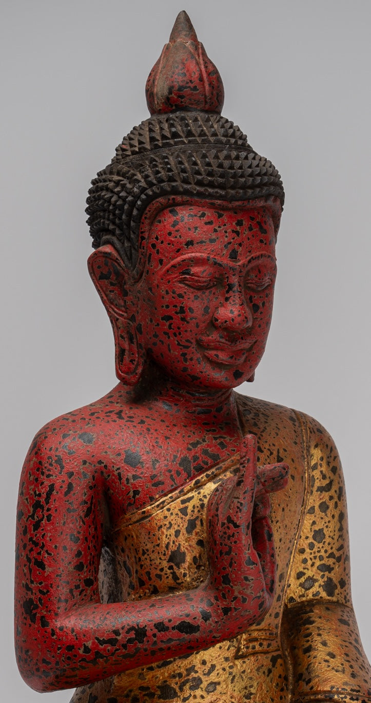 Estatua de Buda - Estatua de Buda de Madera de Camboya Antigua de Camboya.