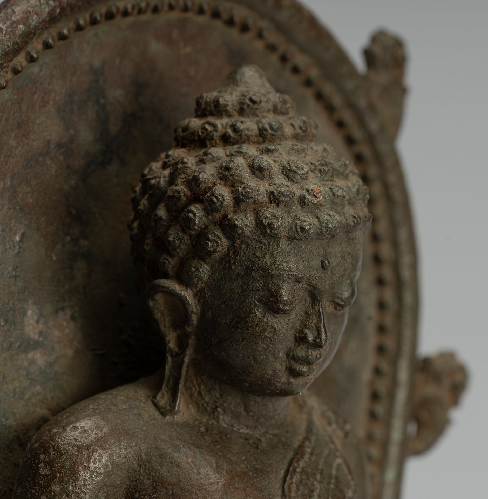 Statue di Buddha - Antique in stile indonesiano seduto l'Illuminismo giavanese Buddha - 25 cm/10 "