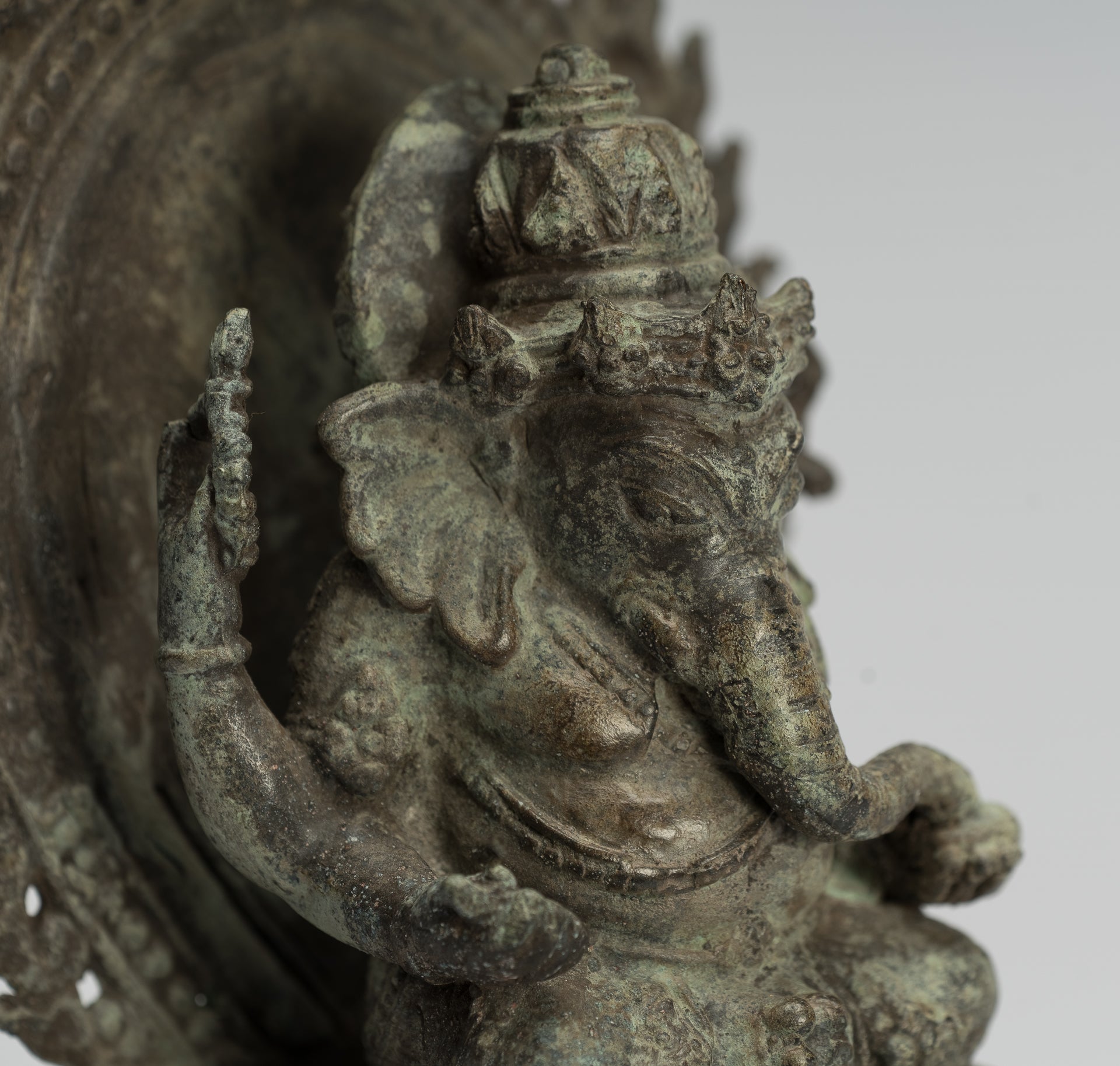 Statue de Ganesha - ancienne statue de Ganesha indonésienne en bronze de style javanais - 23cm / 9 "
