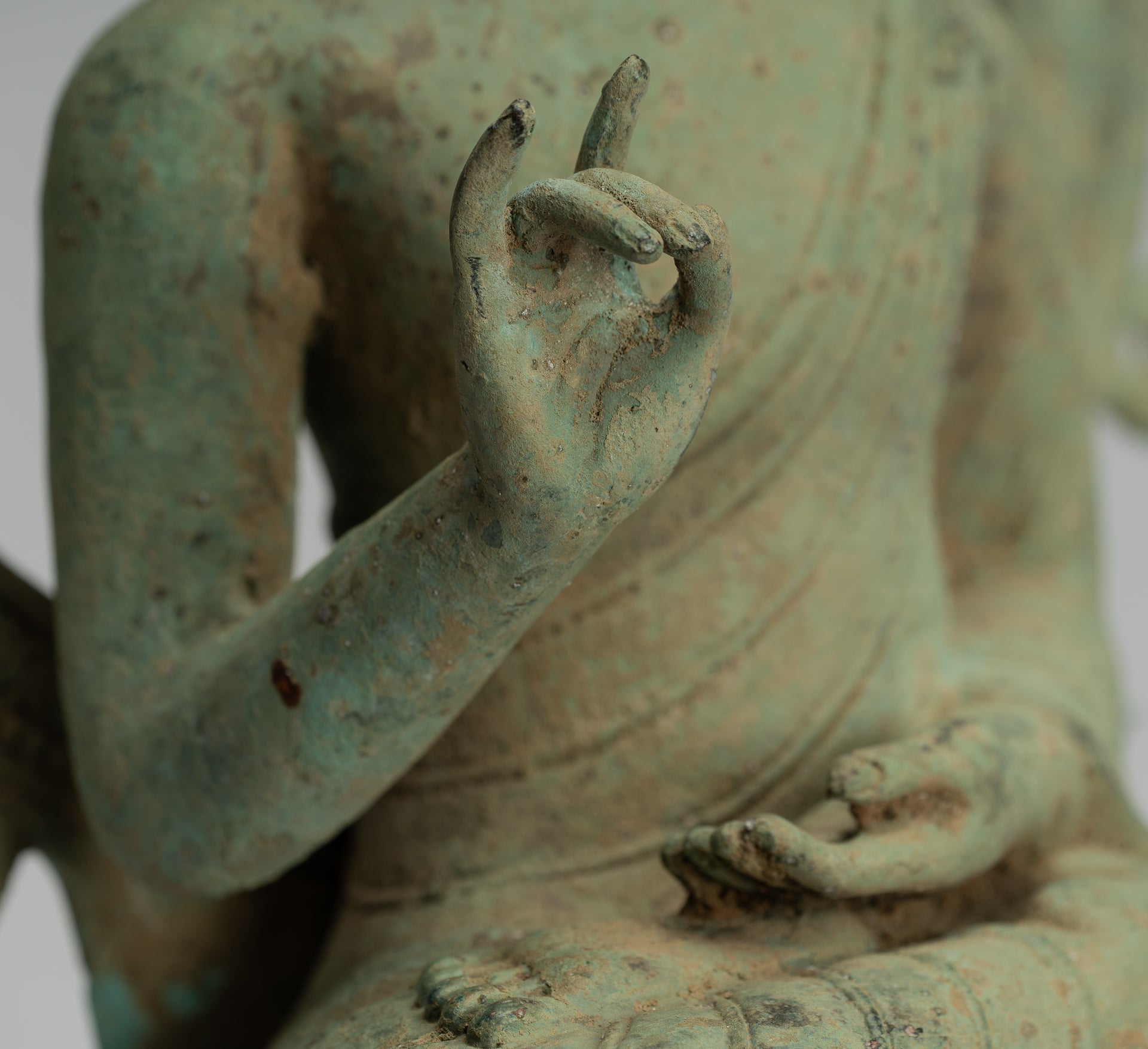 Statue de Bouddha – Bouddha d'enseignement javanais en bronze assis de style indonésien antique – 32 cm/13"