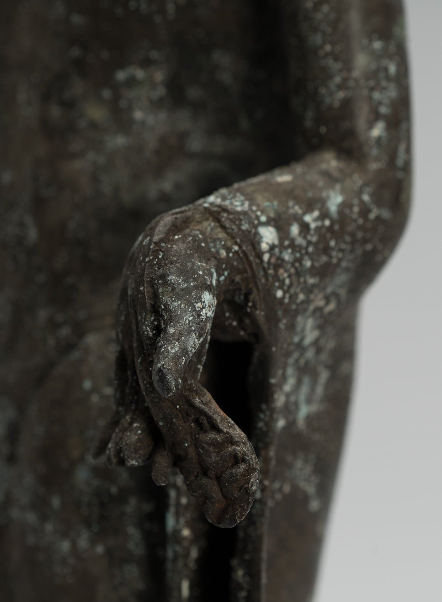 Statue de Bouddha – Bouddha d'enseignement javanais debout en bronze de style indonésien antique – 37 cm/15"