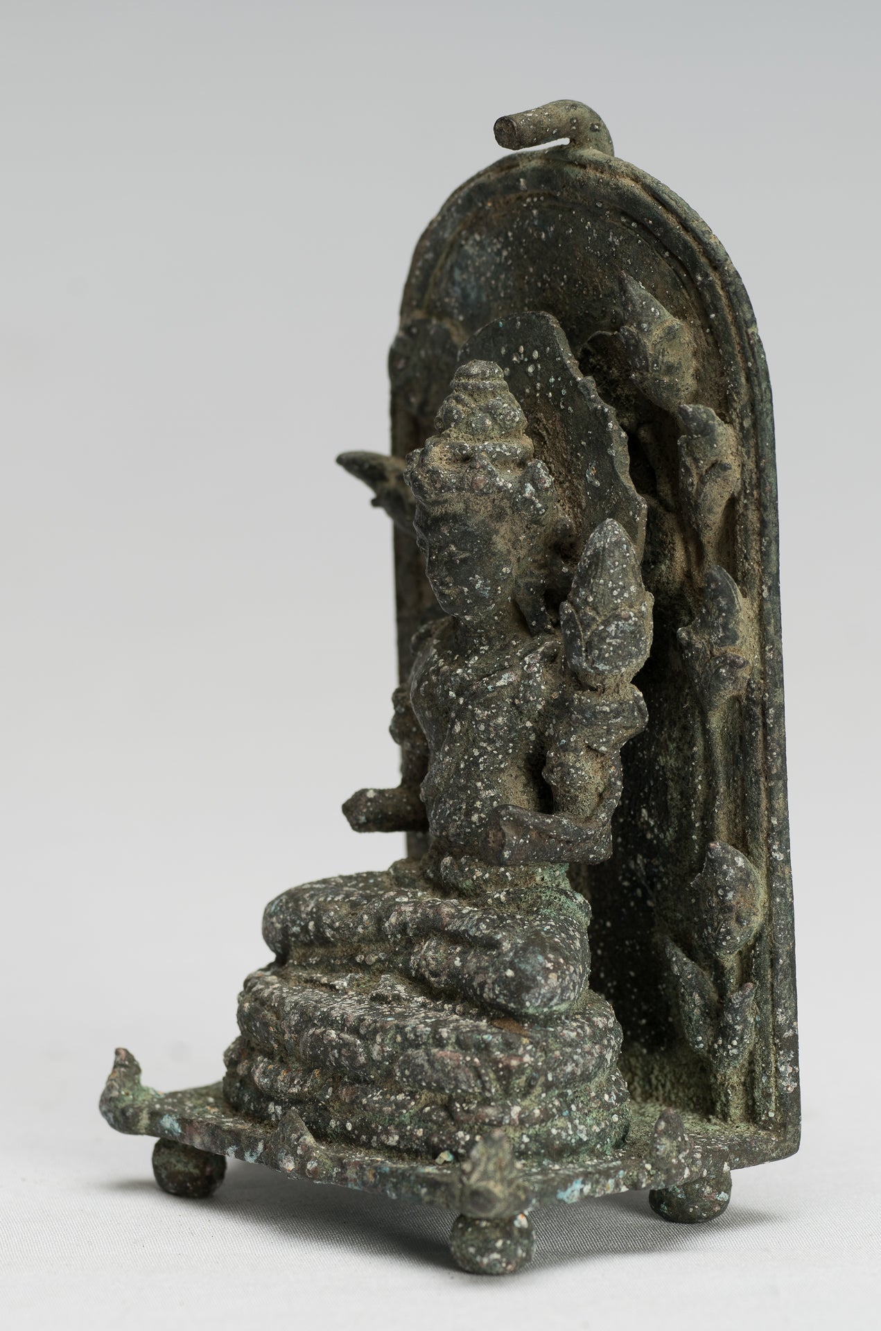Tara-Statue – Majapahit sitzende Bronze-Devi-Tara-Statue im antiken Java-Stil – 14 cm.