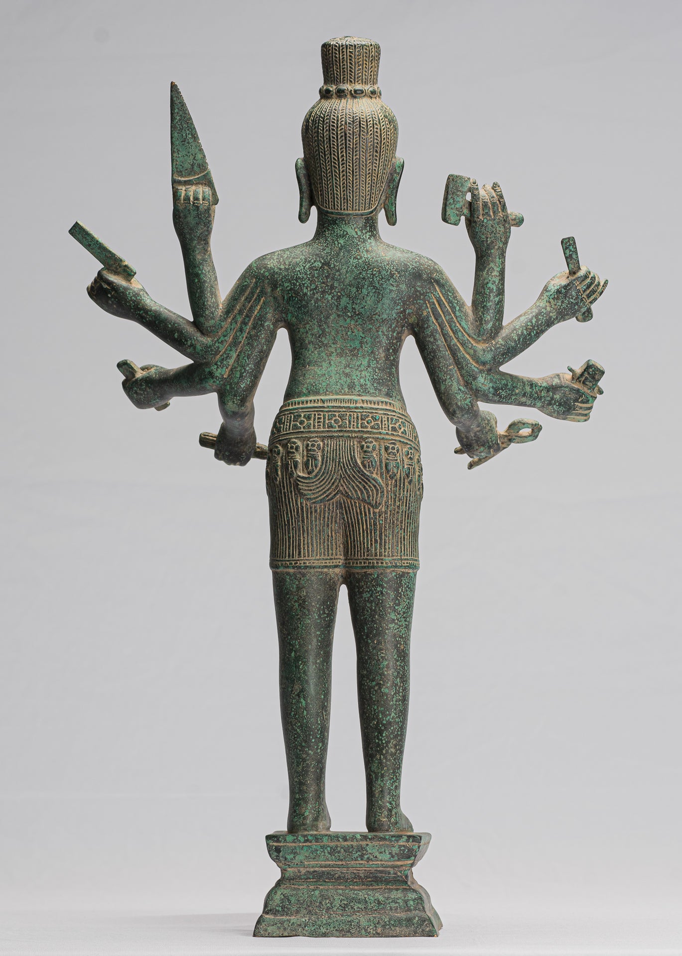 Statue de Vishnu - Statue de Vishnu de style Bayon en bronze de style khmer antique - 54 cm/22"