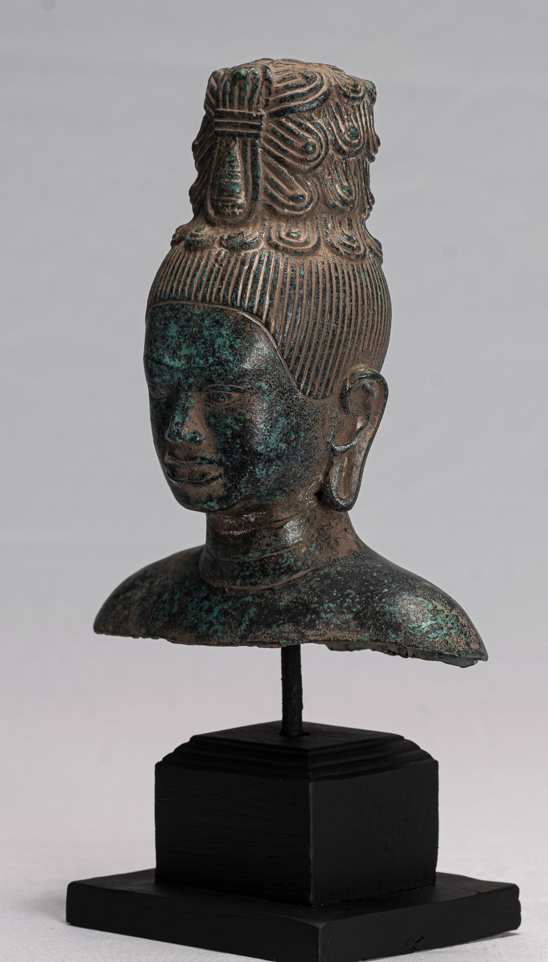 Antike Bronze-Maitreya-Buddha-Statue im Khmer-Stil – 30 cm.